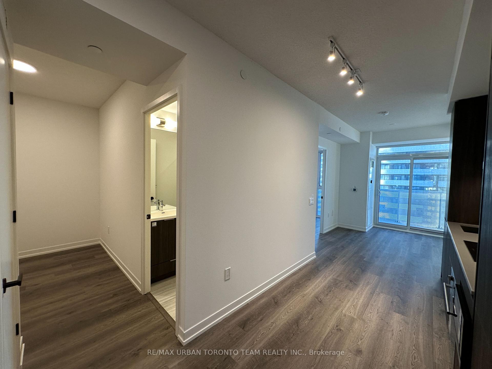 Photo 10 of Unit 1701, 8 Interchange Way, Vaughan, Vaughan Corporate Centre — HOMEH