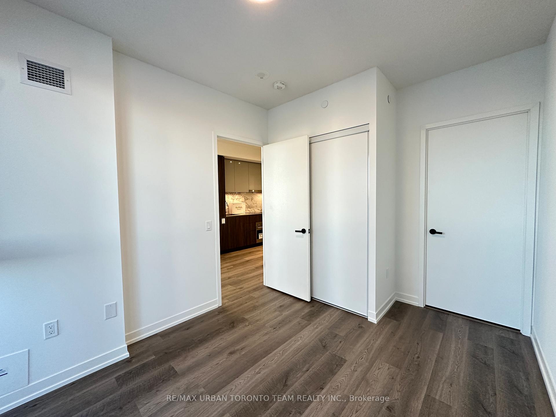 Photo 2 of Unit 1701, 8 Interchange Way, Vaughan, Vaughan Corporate Centre — HOMEH