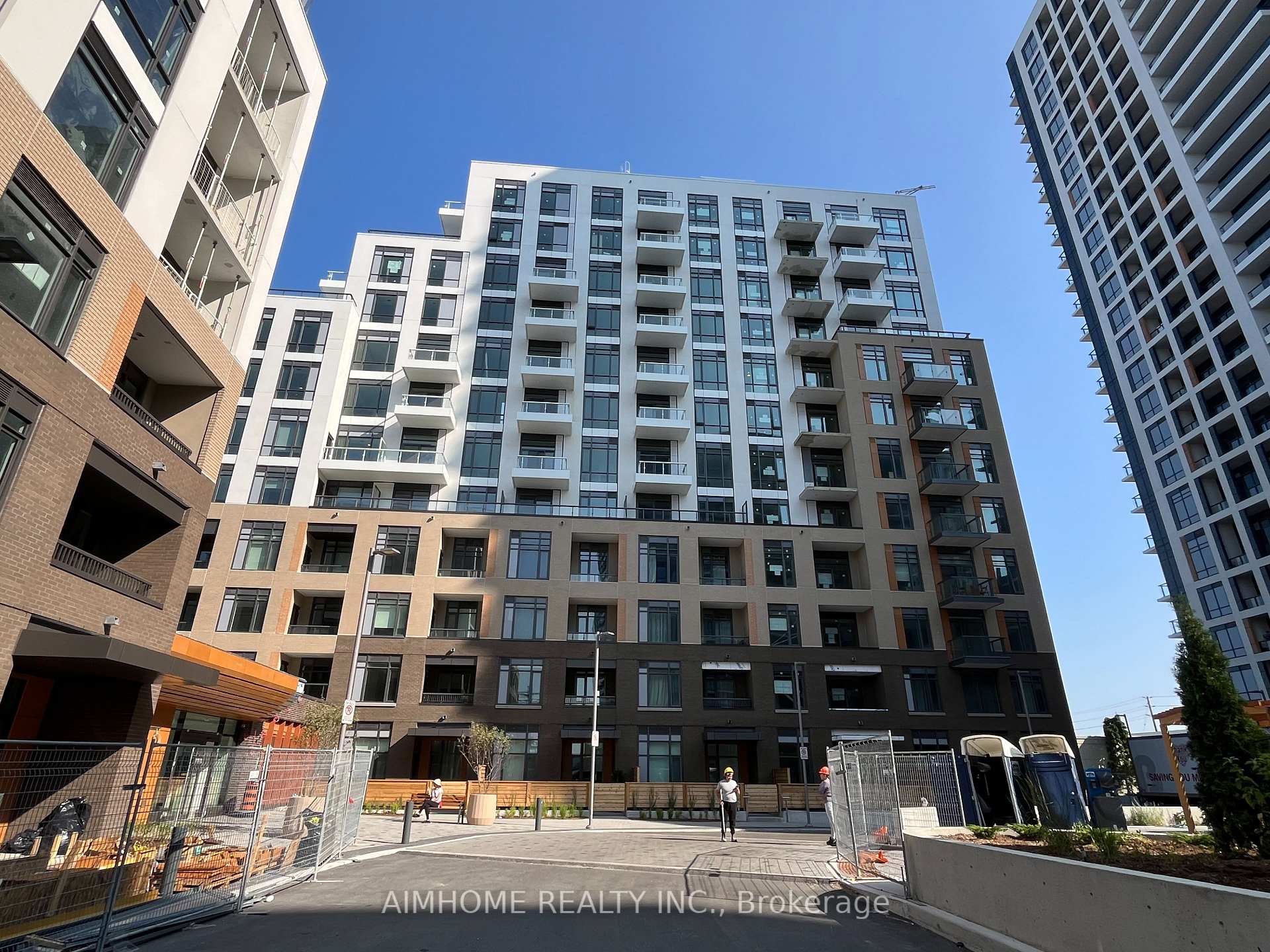 Photo 3 of Unit 702, 8 Beverley Glen Boulevard, Vaughan, Beverley Glen — HOMEH