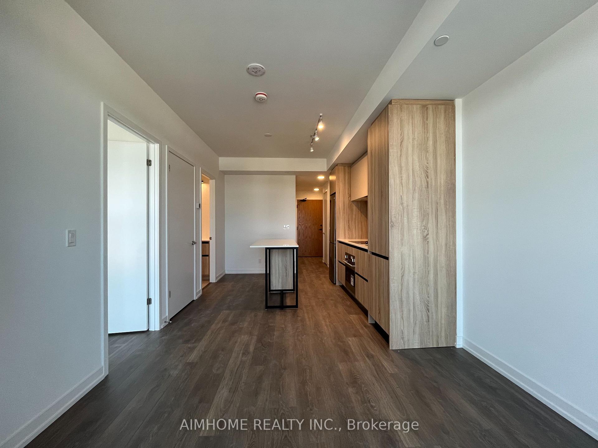 Photo 5 of Unit 702, 8 Beverley Glen Boulevard, Vaughan, Beverley Glen — HOMEH