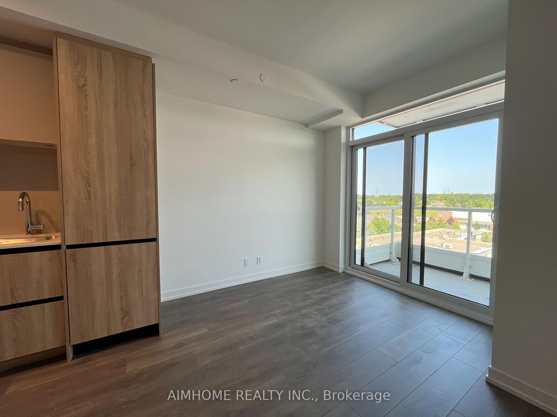 Photo 4 of Unit 702, 8 Beverley Glen Boulevard, Vaughan, Beverley Glen — HOMEH