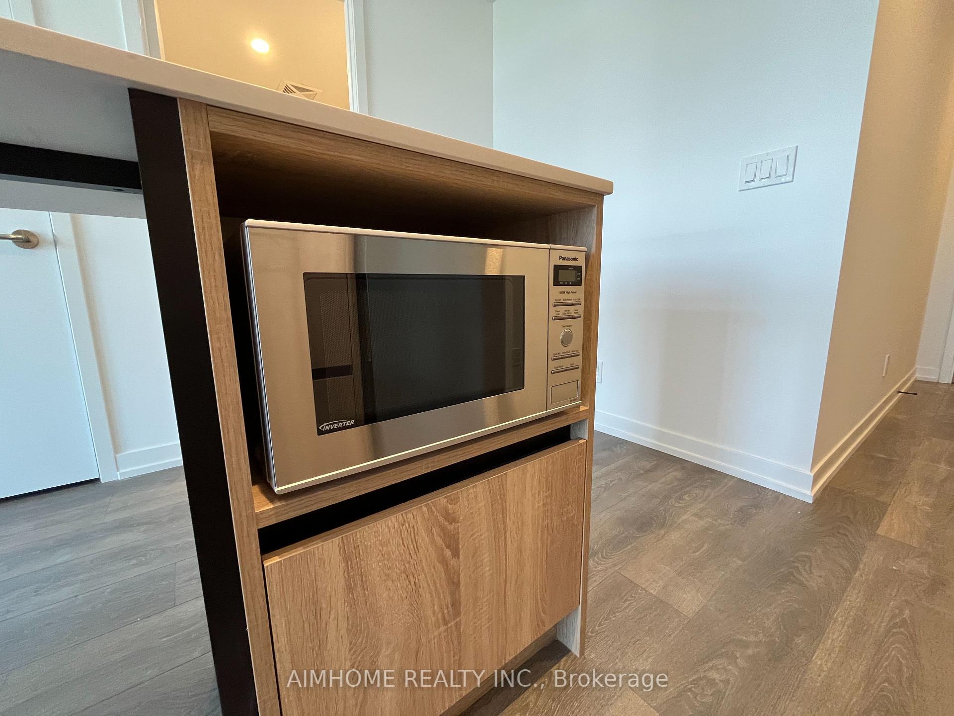 Photo 9 of Unit 702, 8 Beverley Glen Boulevard, Vaughan, Beverley Glen — HOMEH
