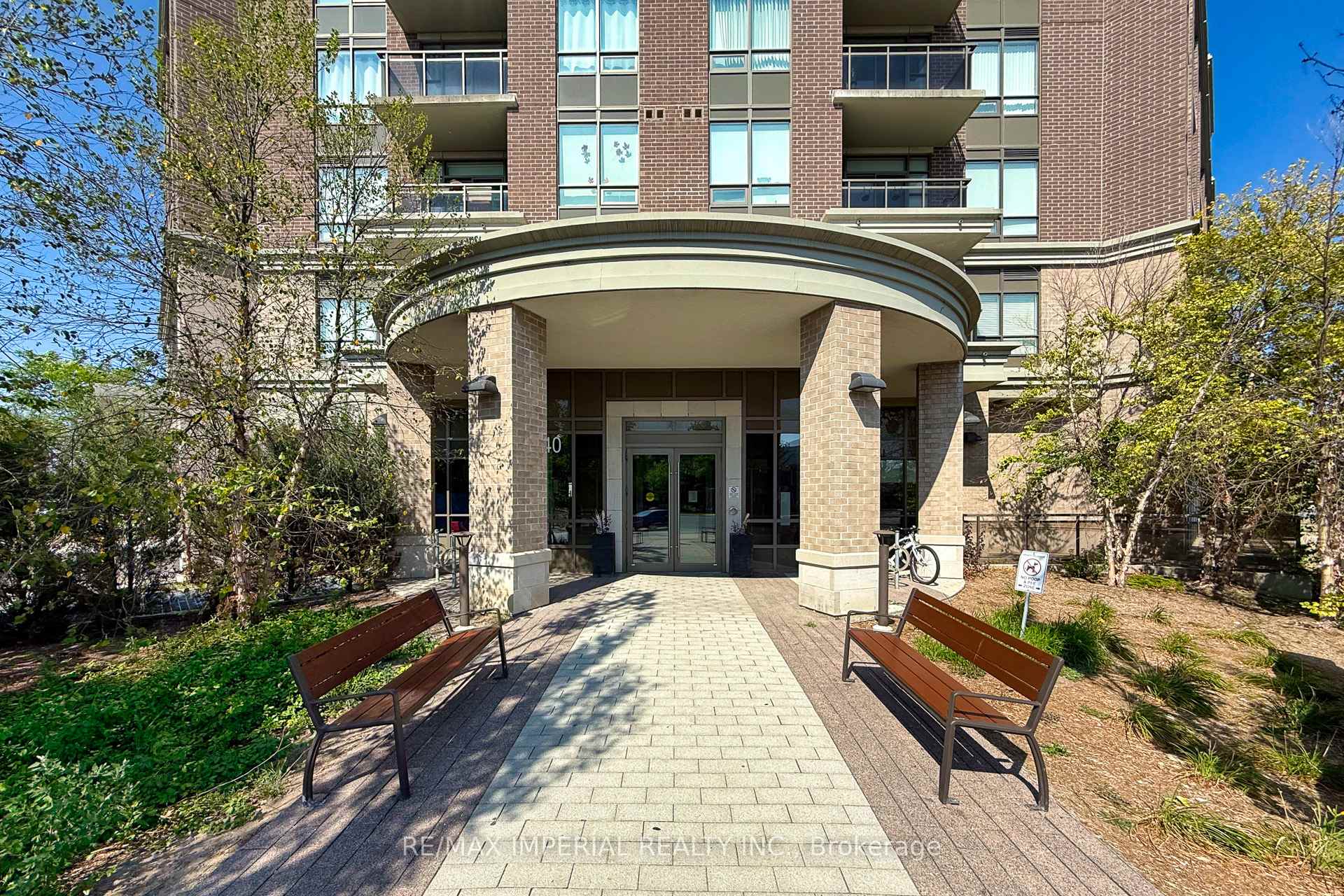 Photo 12 of Unit 530, 540 Bur Oak Avenue, Markham, Berczy — HOMEH