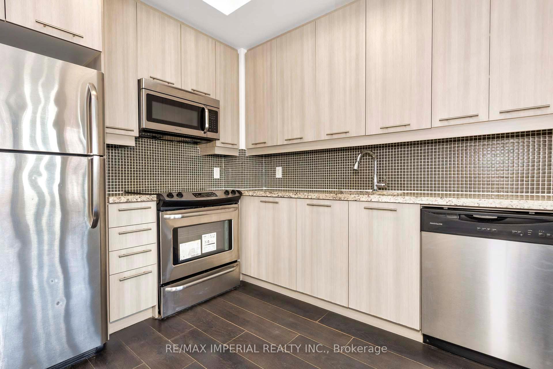 Photo 39 of Unit 530, 540 Bur Oak Avenue, Markham, Berczy — HOMEH