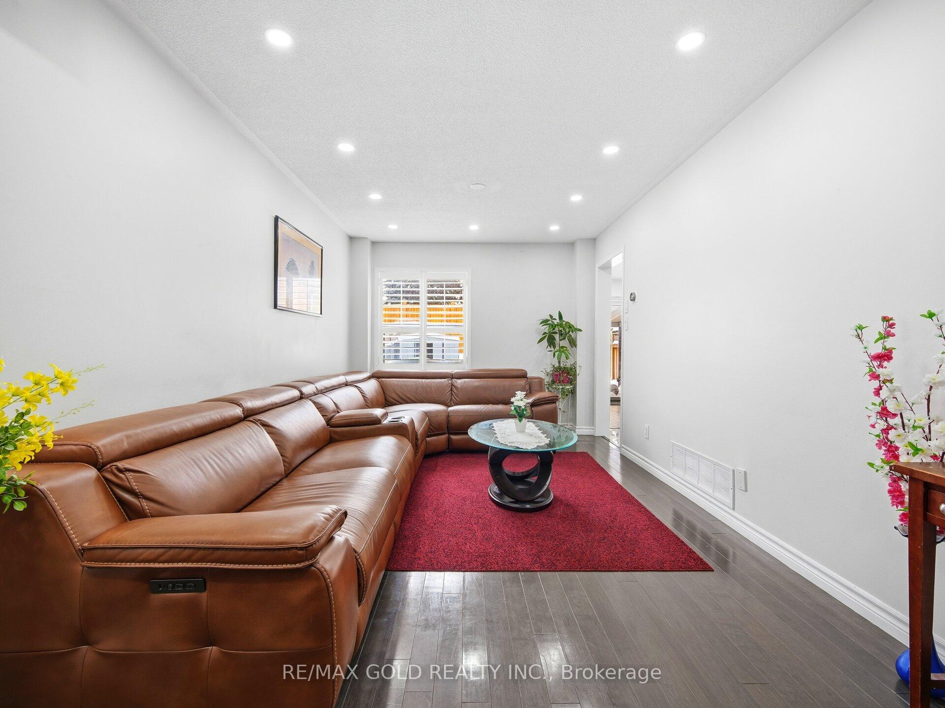Photo 2 of 151 Clover Bloom Road, Brampton, Sandringham-Wellington — HOMEH