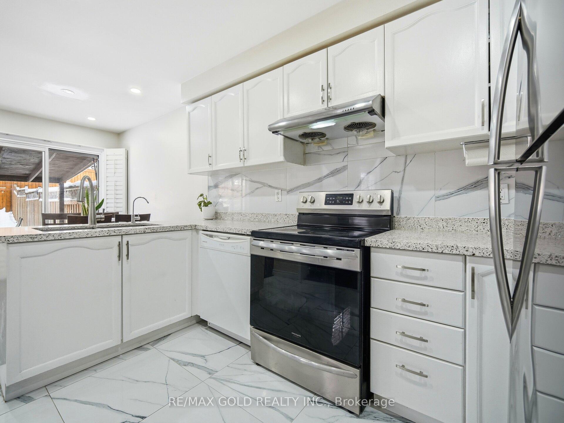 Photo 38 of 151 Clover Bloom Road, Brampton, Sandringham-Wellington — HOMEH