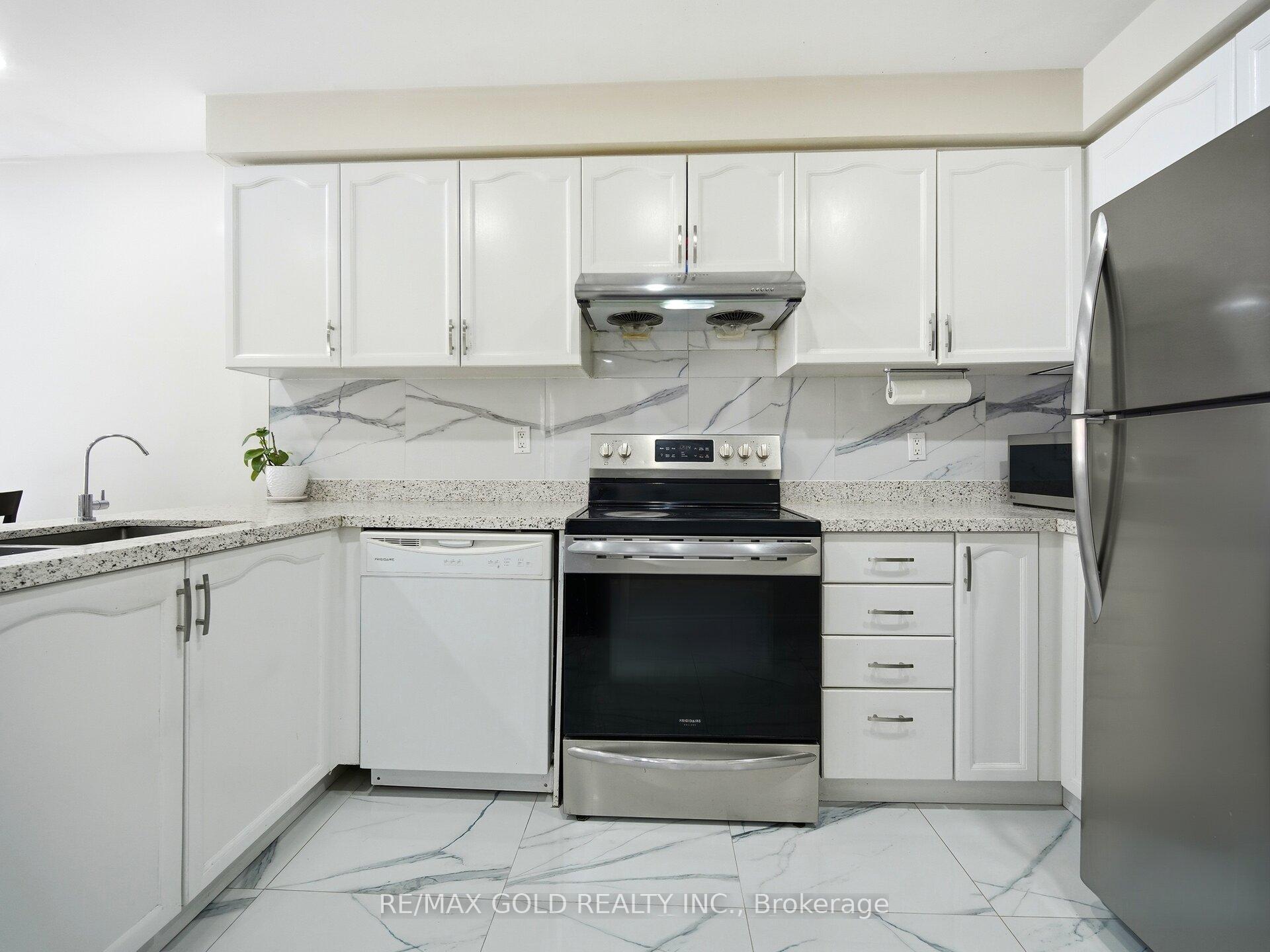 Photo 5 of 151 Clover Bloom Road, Brampton, Sandringham-Wellington — HOMEH