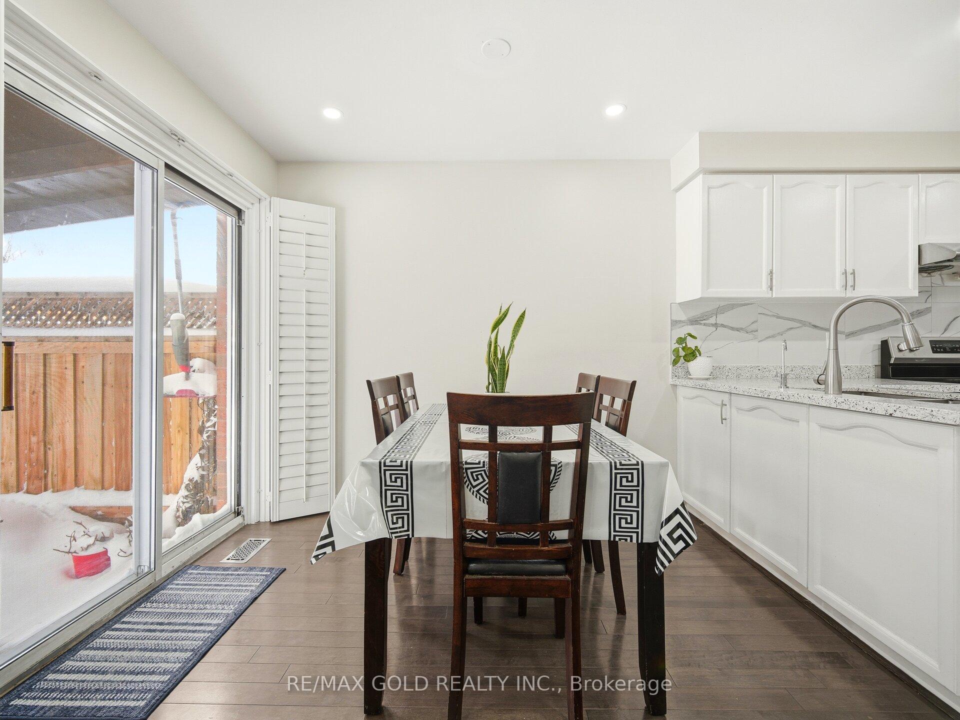 Photo 11 of 151 Clover Bloom Road, Brampton, Sandringham-Wellington — HOMEH