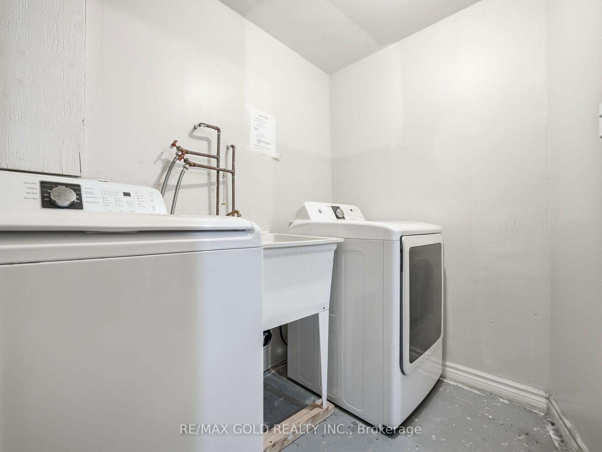 Photo 14 of 151 Clover Bloom Road, Brampton, Sandringham-Wellington — HOMEH