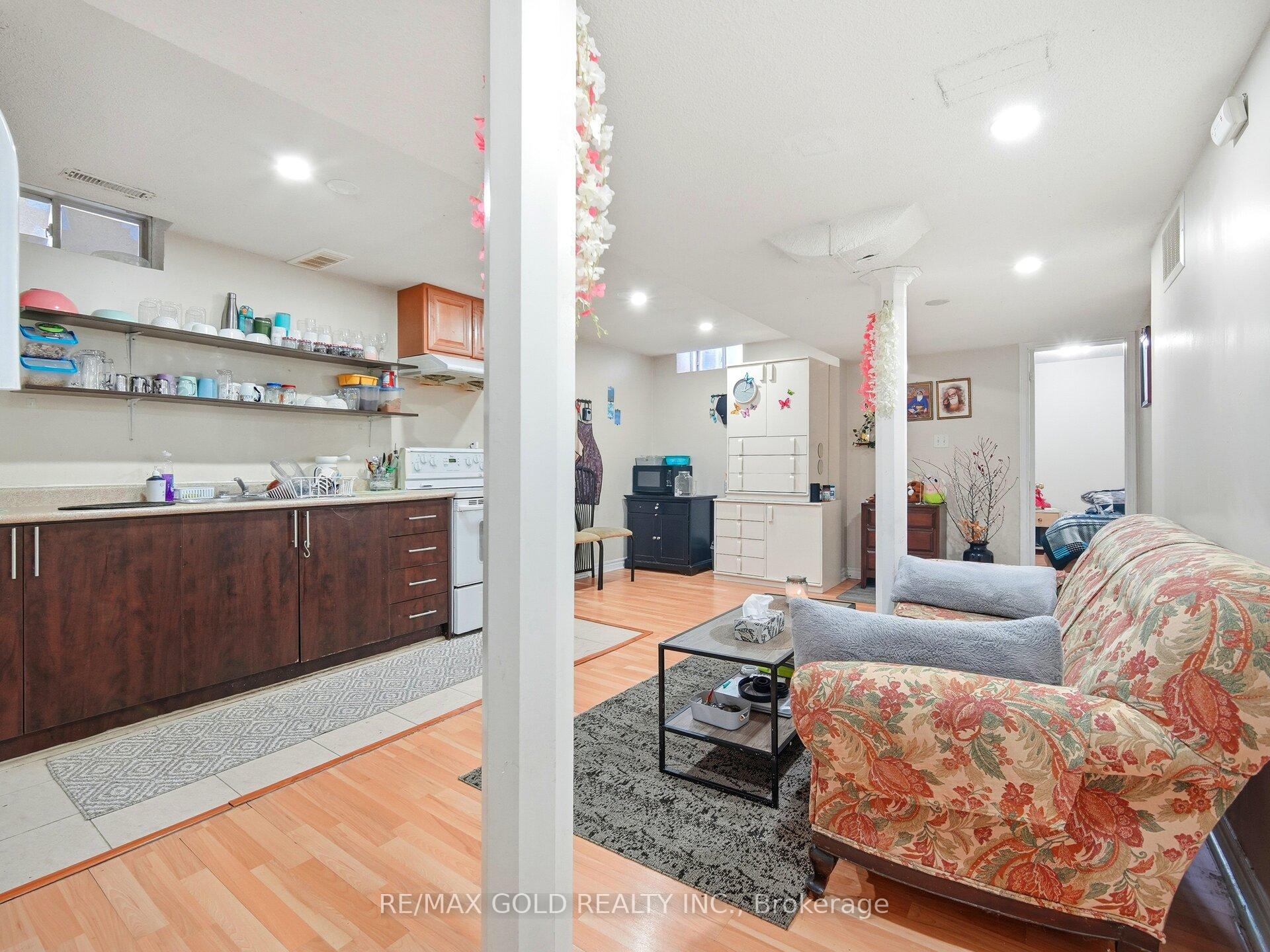 Photo 15 of 151 Clover Bloom Road, Brampton, Sandringham-Wellington — HOMEH