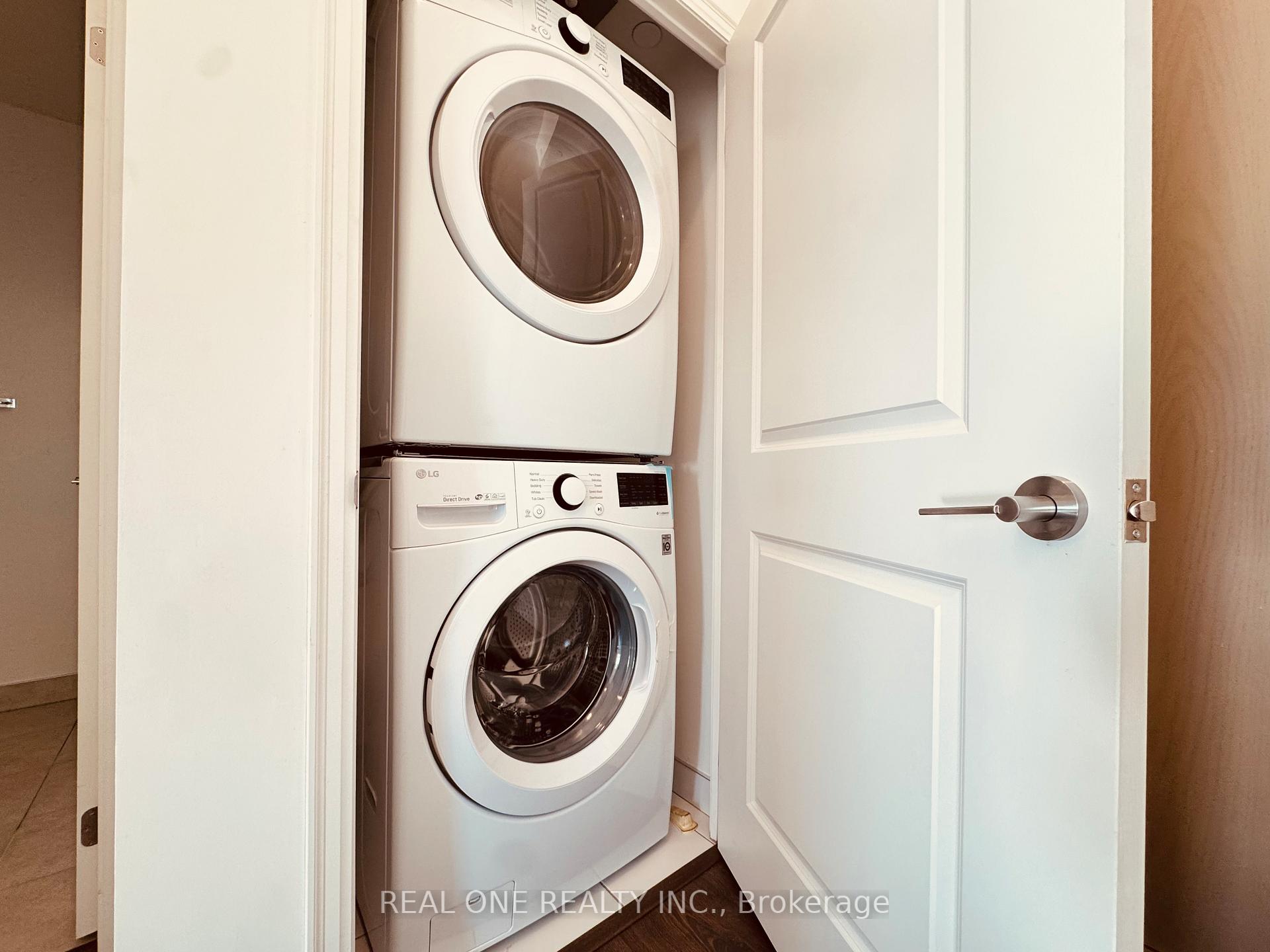 Photo 10 of Unit 402B, 8 Rouge Valley Drive W, Markham, Unionville — HOMEH