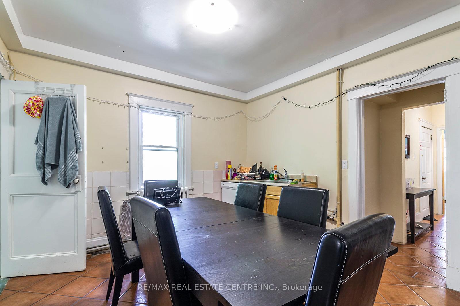 Photo 2 of 133 Albert Street, Waterloo — HOMEH