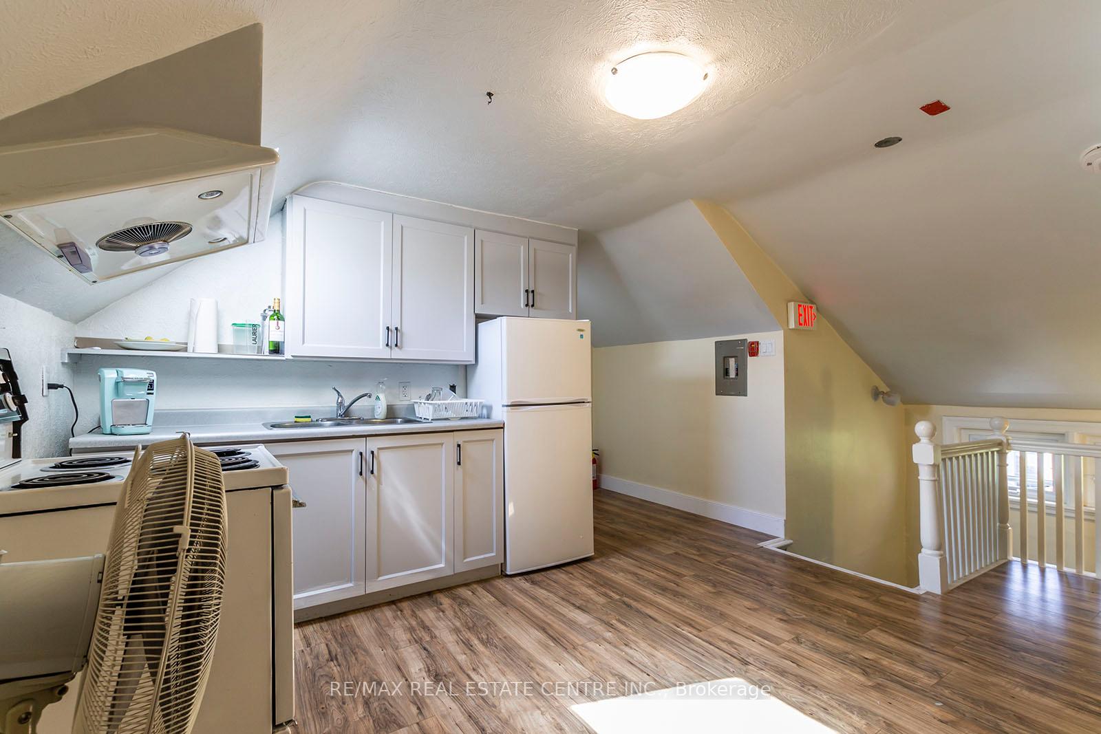 Photo 23 of 133 Albert Street, Waterloo — HOMEH