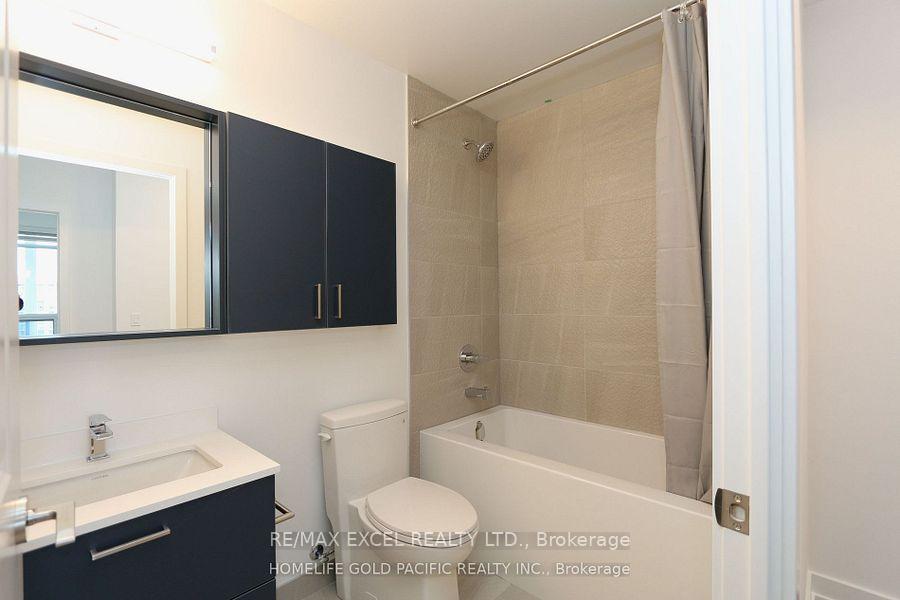 Front of Unit 1506, 30 Upper Mall Way
