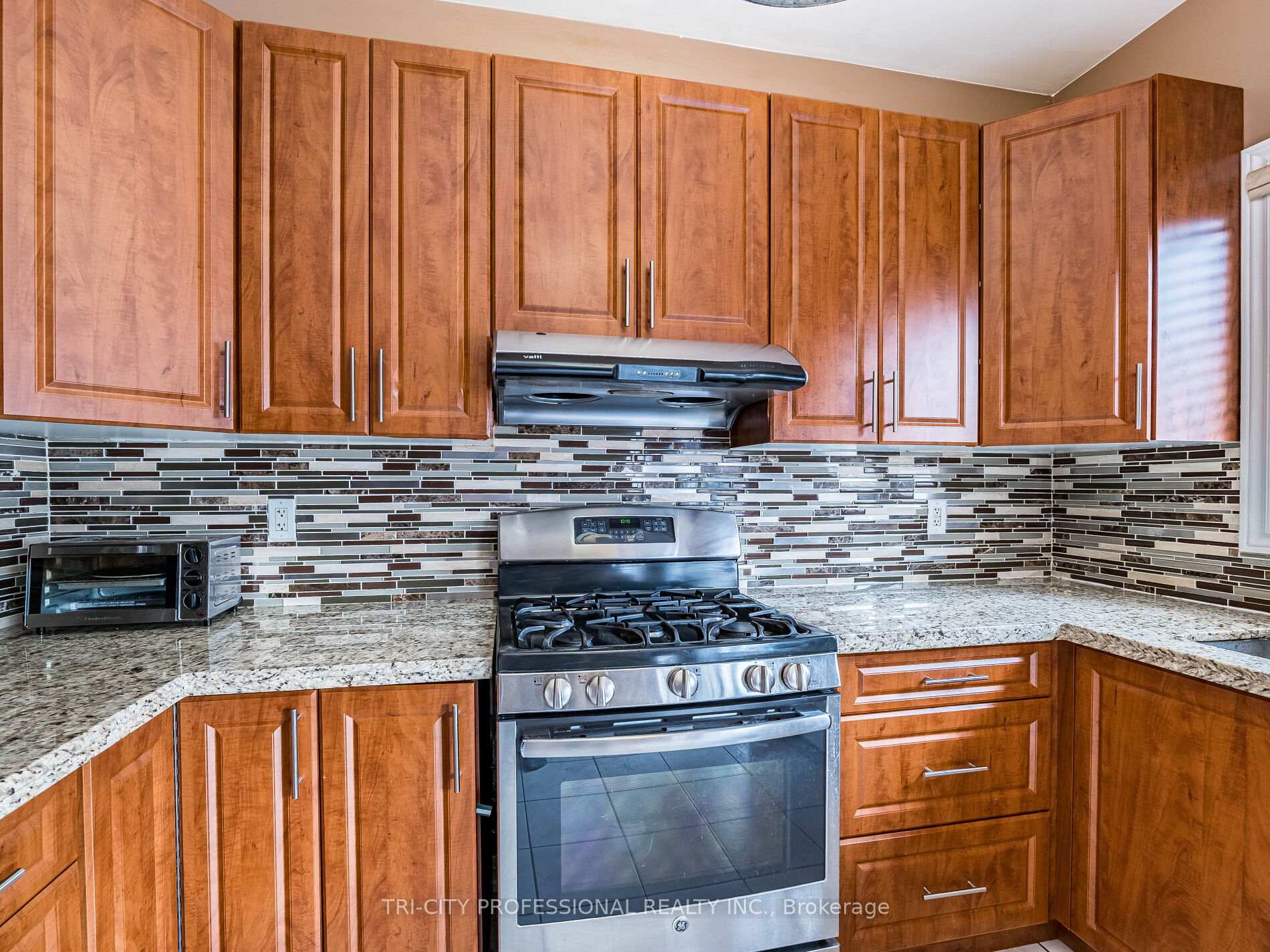 Photo 21 of 26 Tangleridge Boulevard, Brampton, Sandringham-Wellington — HOMEH