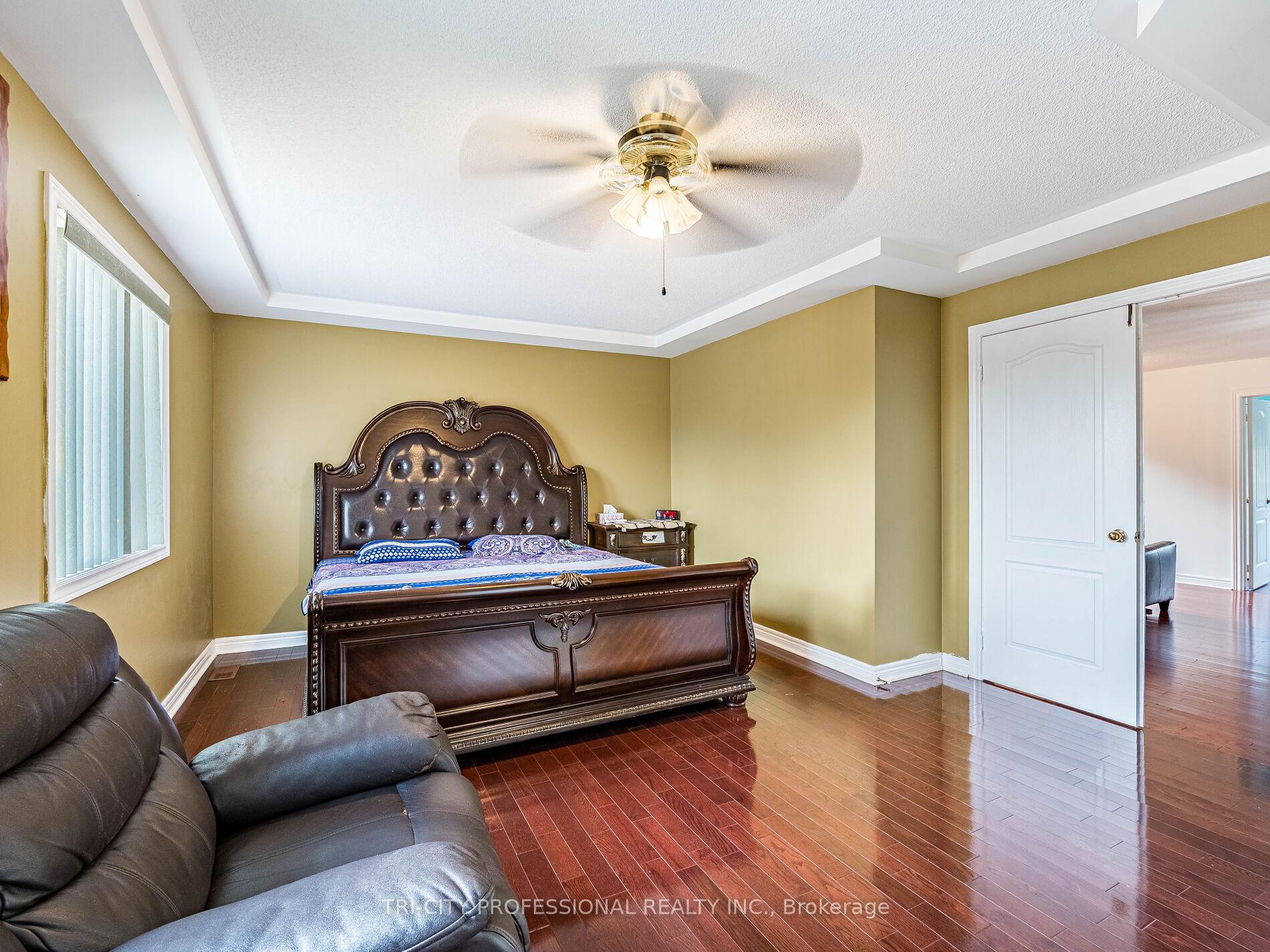 Photo 8 of 26 Tangleridge Boulevard, Brampton, Sandringham-Wellington — HOMEH