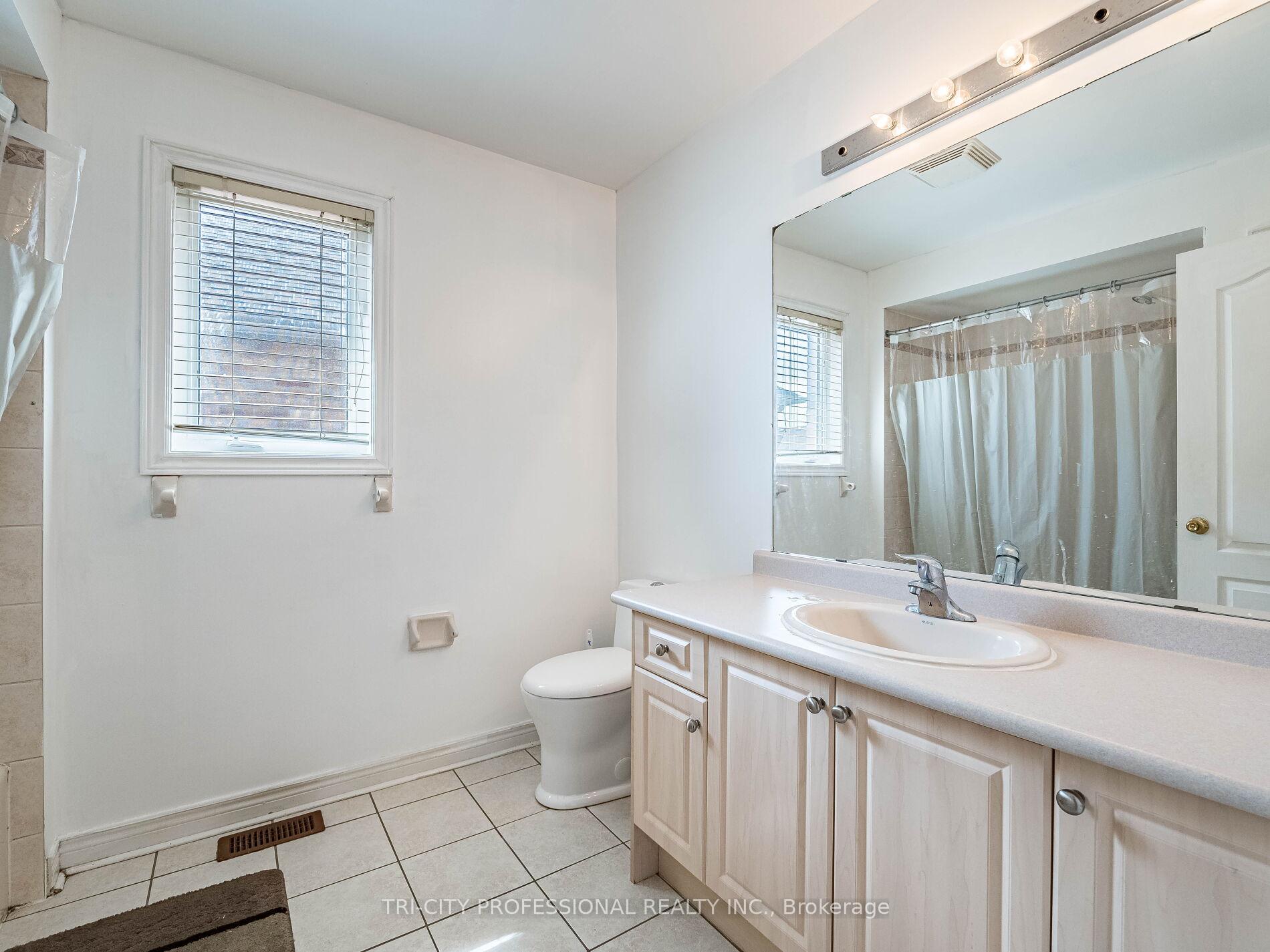 Photo 11 of 26 Tangleridge Boulevard, Brampton, Sandringham-Wellington — HOMEH