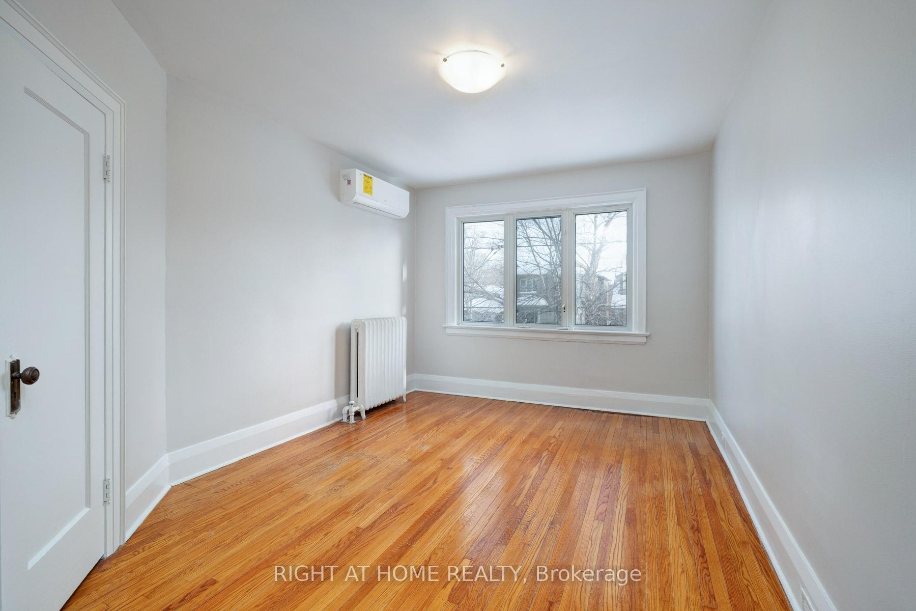 Photo 10 of Unit Upper, 756 Coxwell Avenue, Toronto, Danforth — HOMEH