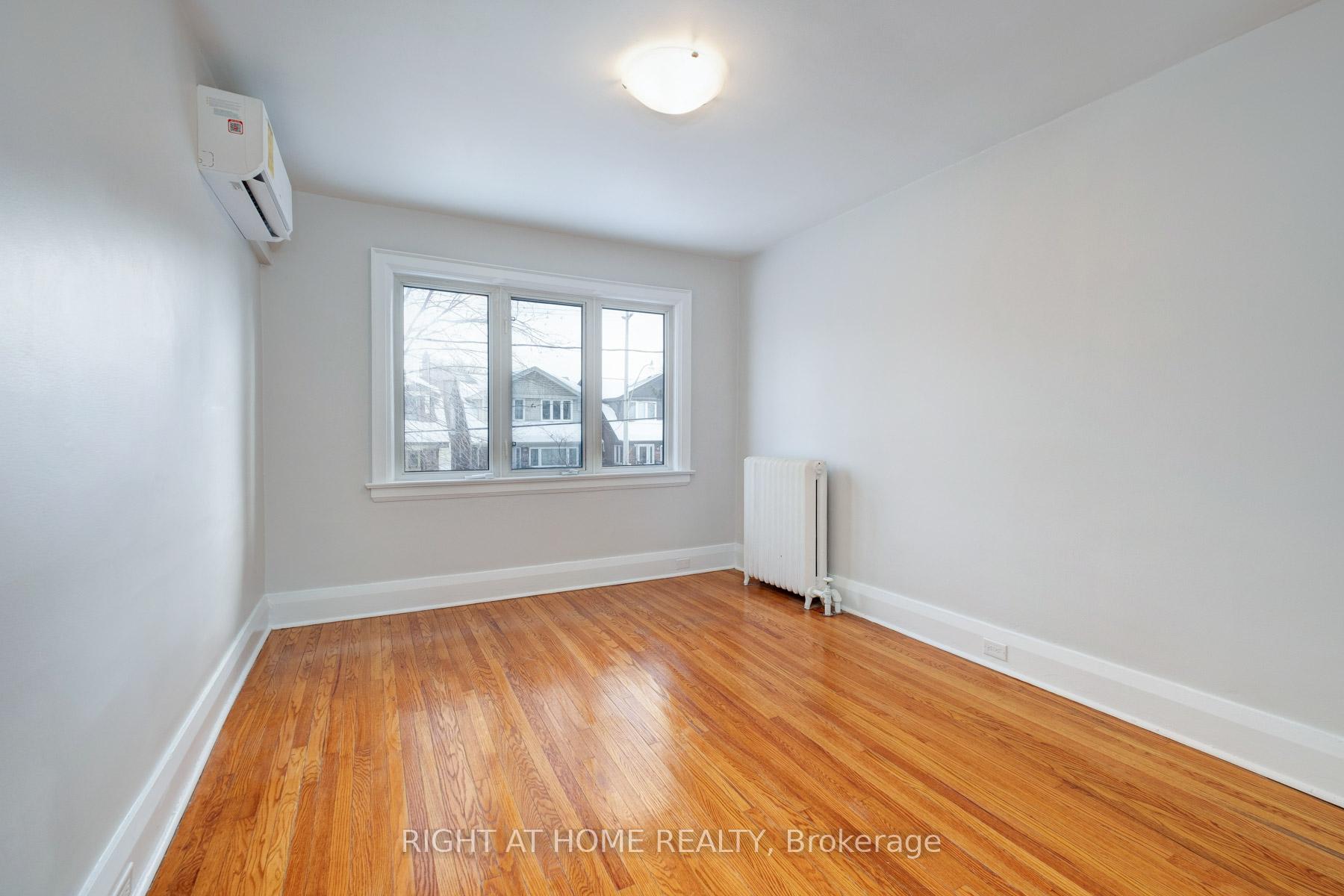 Photo 2 of Unit Upper, 756 Coxwell Avenue, Toronto, Danforth — HOMEH
