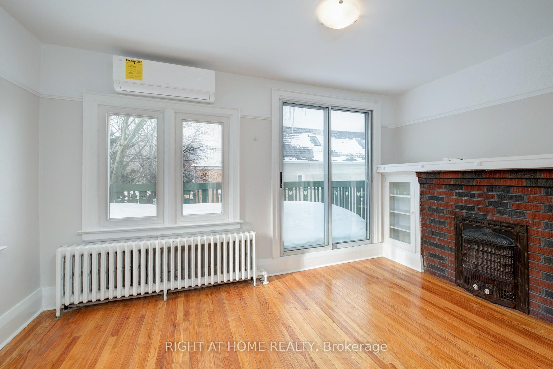 Photo 6 of Unit Upper, 756 Coxwell Avenue, Toronto, Danforth — HOMEH
