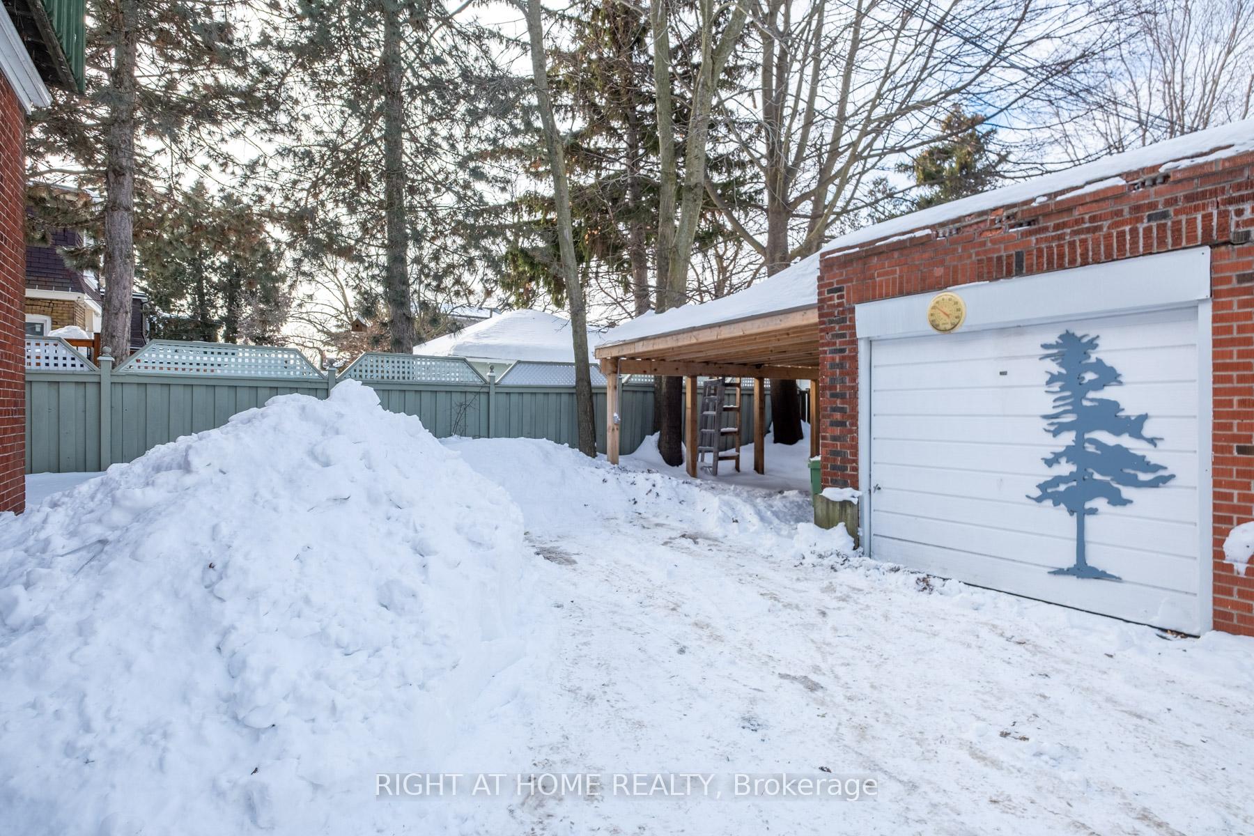 Photo 7 of Unit Upper, 756 Coxwell Avenue, Toronto, Danforth — HOMEH