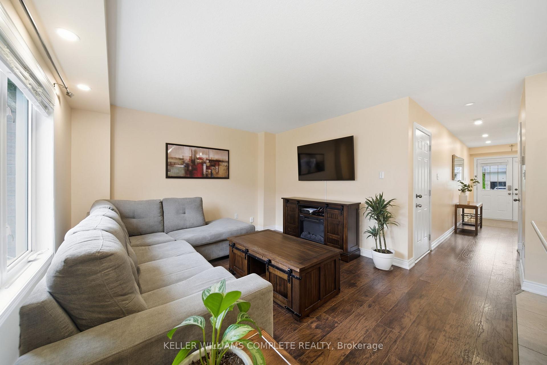Photo 8 of 31 Gowland Drive, Hamilton, Binbrook — HOMEH