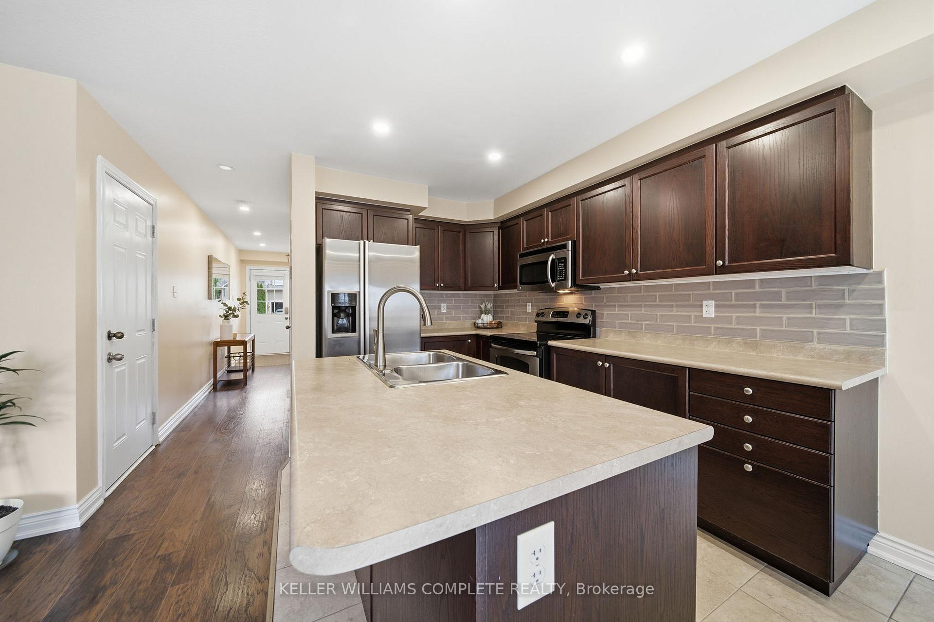 Photo 10 of 31 Gowland Drive, Hamilton, Binbrook — HOMEH