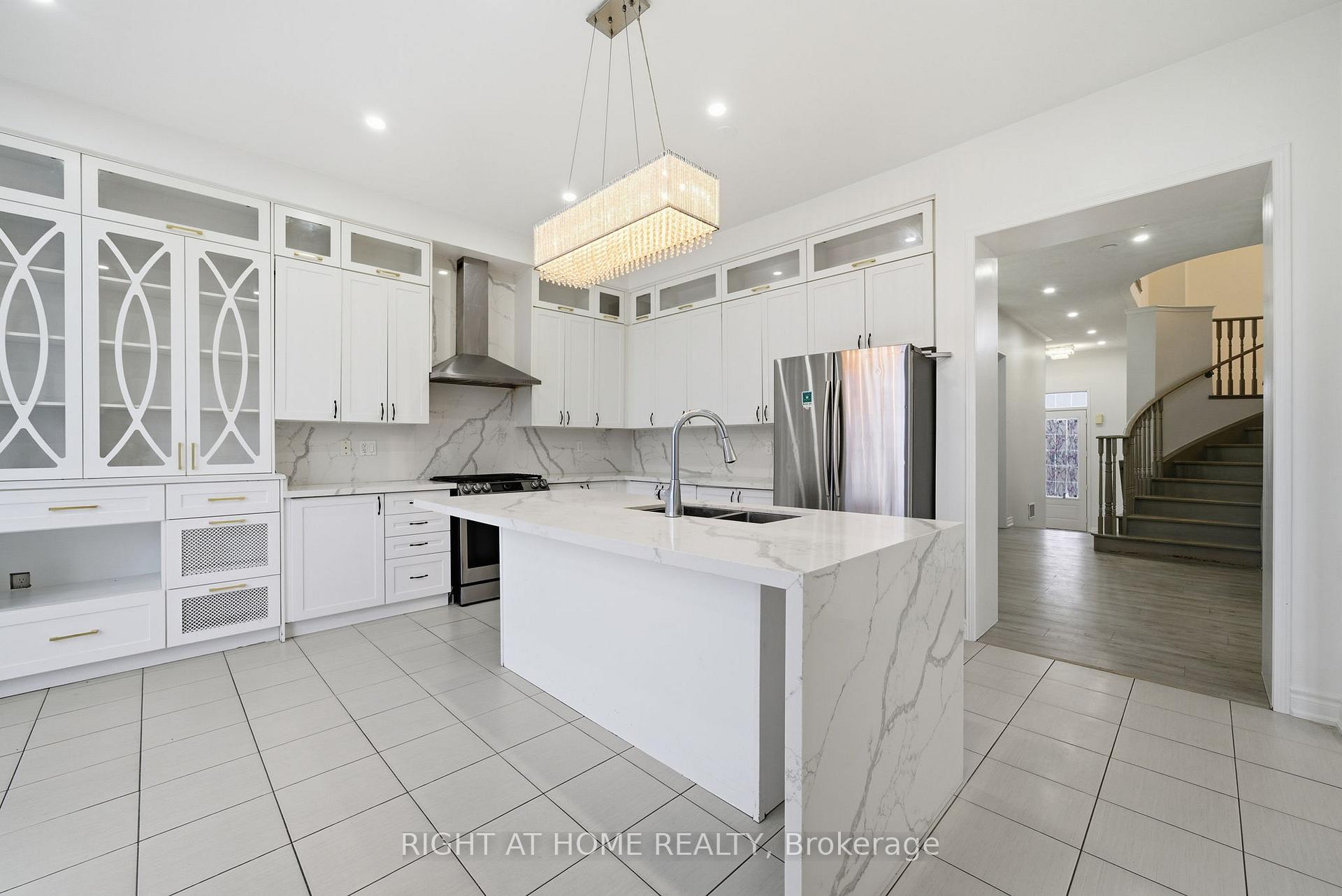 Photo 13 of Unit Main & Second Floor, 265 South Ocean Drive, Oshawa, Windfields — HOMEH