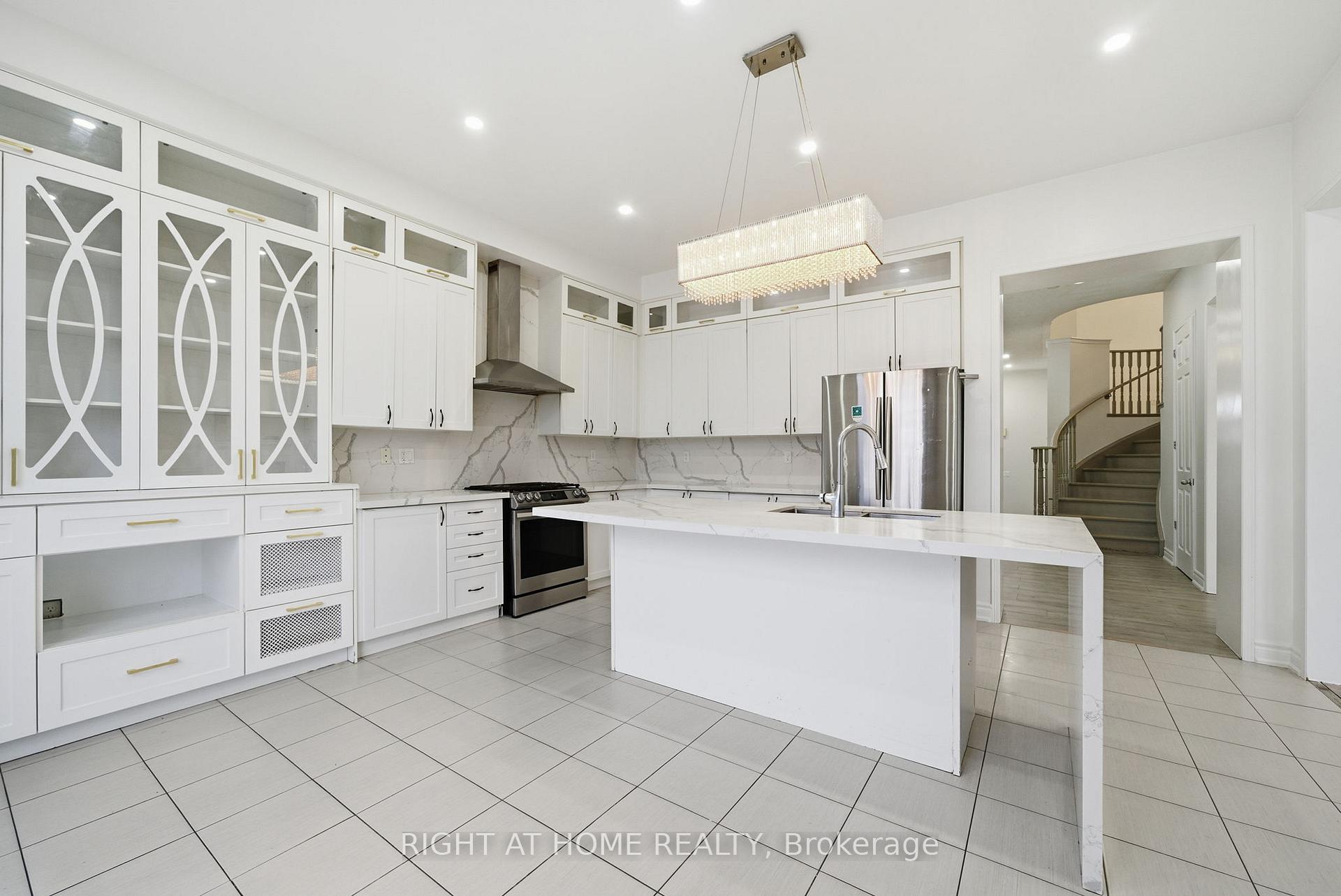 Photo 12 of Unit Main & Second Floor, 265 South Ocean Drive, Oshawa, Windfields — HOMEH