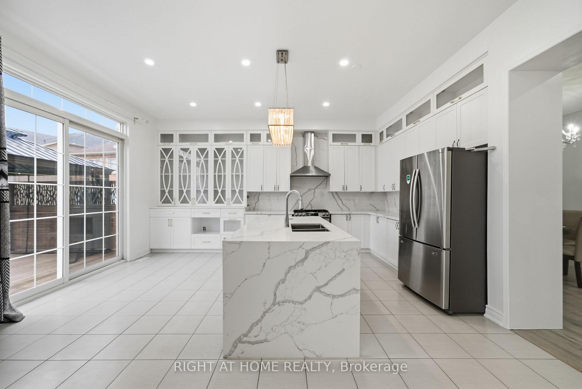 Photo 17 of Unit Main & Second Floor, 265 South Ocean Drive, Oshawa, Windfields — HOMEH
