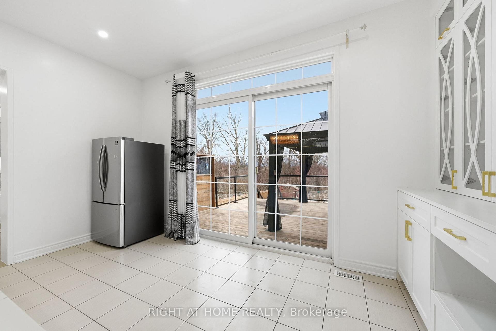 Photo 16 of Unit Main & Second Floor, 265 South Ocean Drive, Oshawa, Windfields — HOMEH