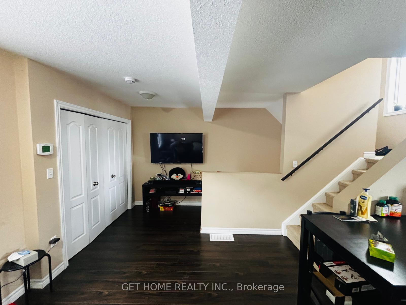 Photo 9 of Unit 20, 55 Mooregate Crescent, Kitchener — HOMEH