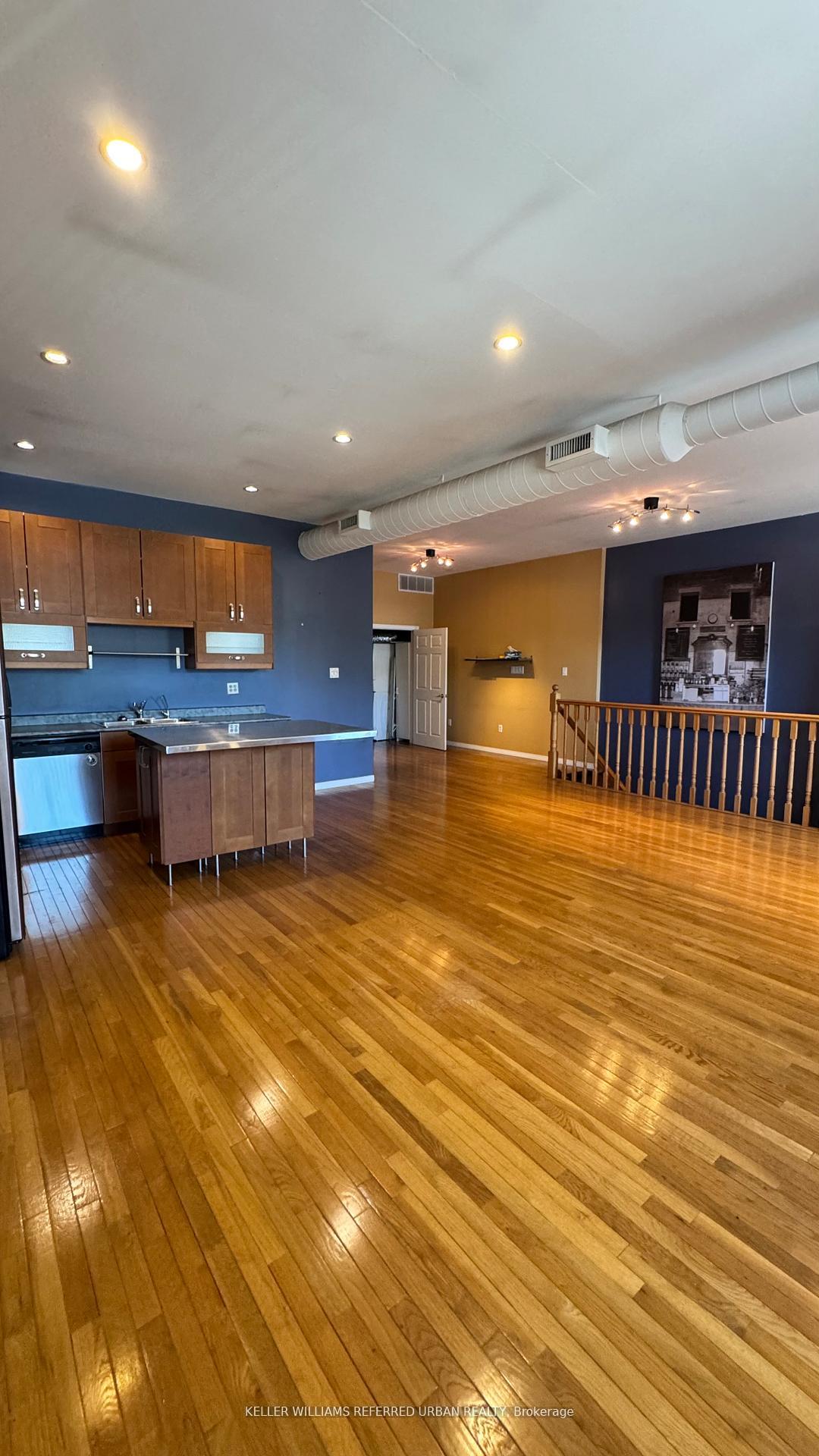 Photo 11 of Unit Upper Level, 2021 Avenue Road, Toronto, Bedford Park-Nortown — HOMEH
