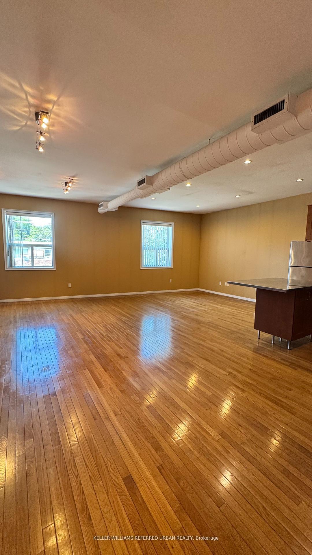 Photo 8 of Unit Upper Level, 2021 Avenue Road, Toronto, Bedford Park-Nortown — HOMEH