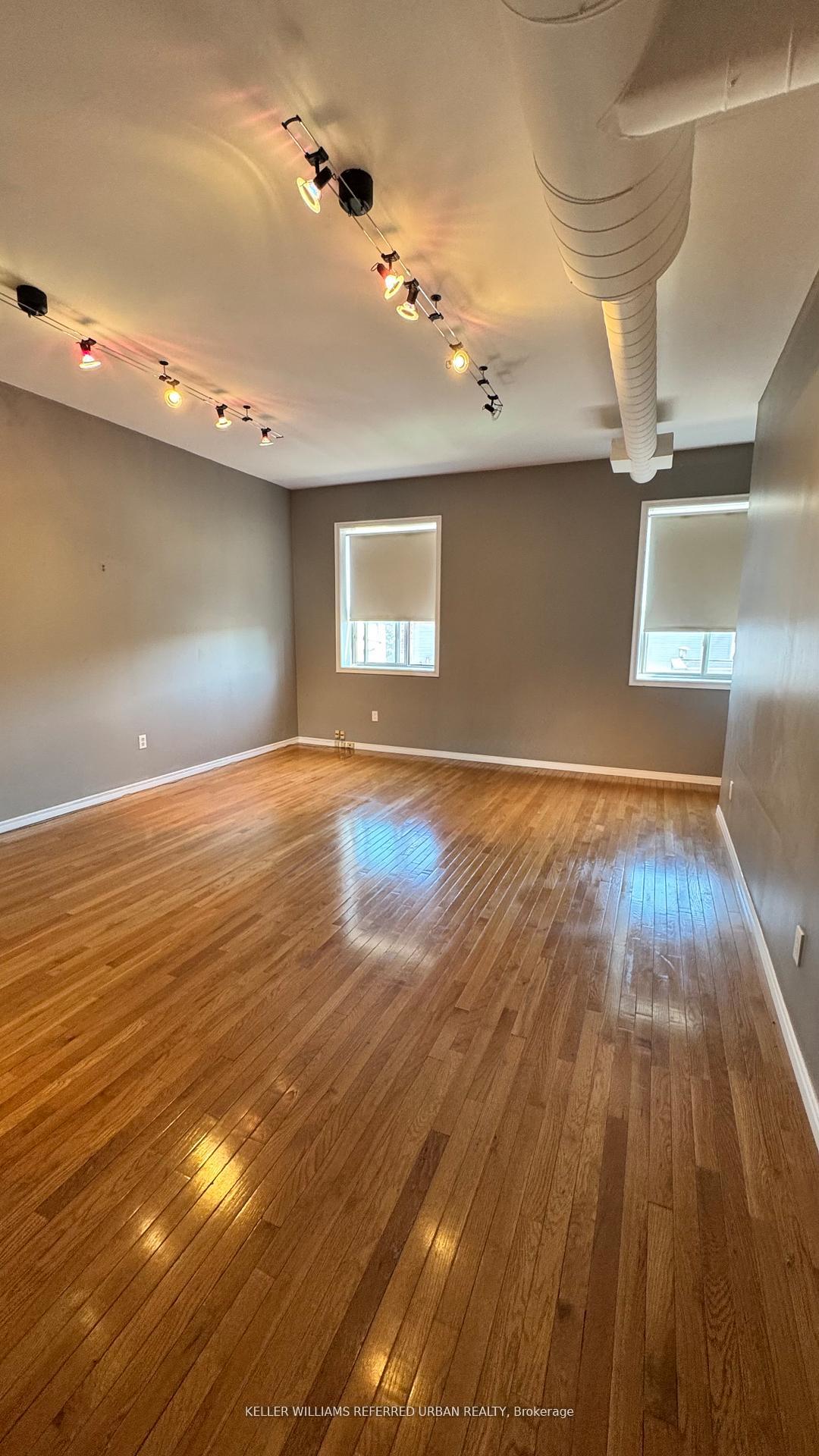 Photo 10 of Unit Upper Level, 2021 Avenue Road, Toronto, Bedford Park-Nortown — HOMEH