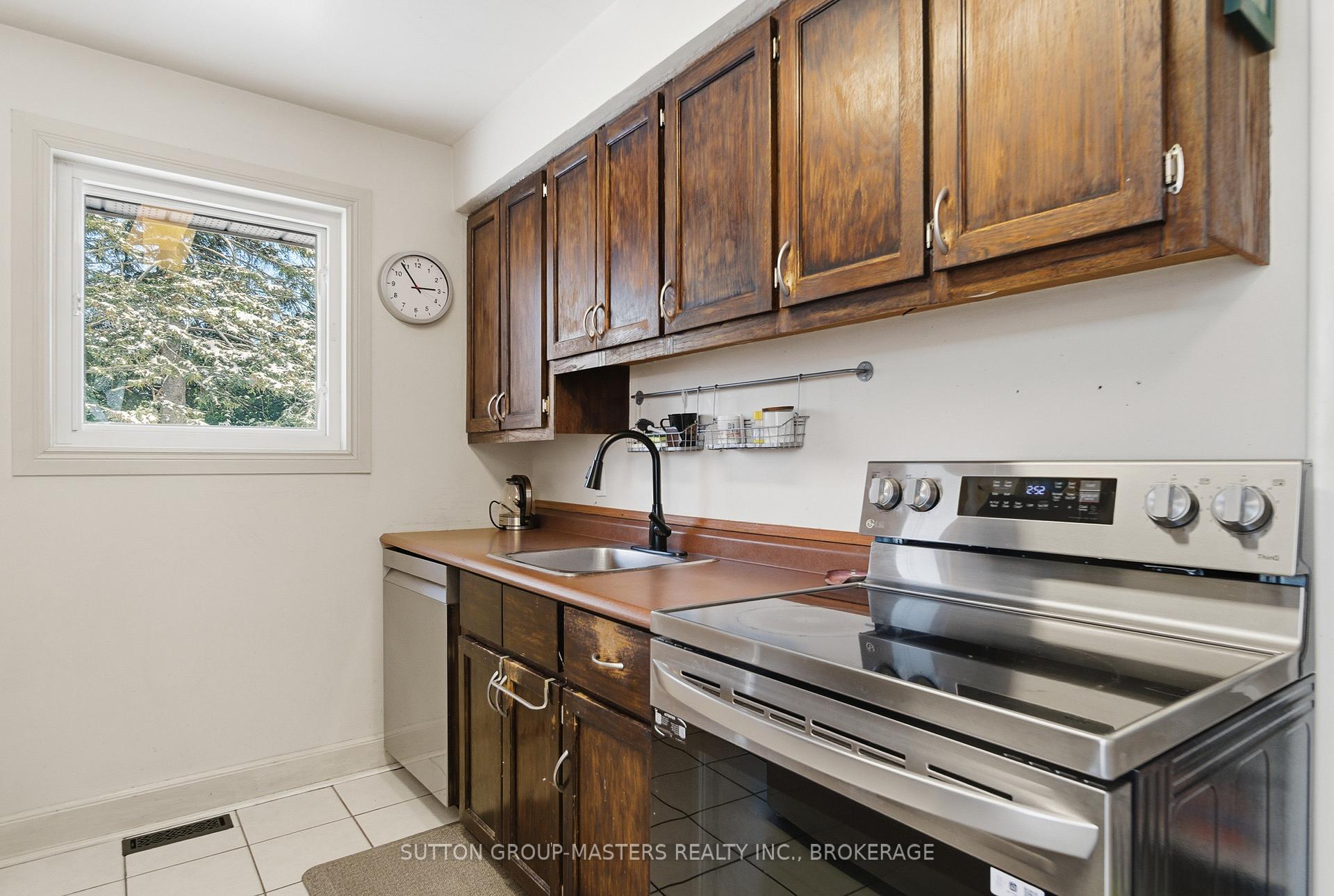 Photo 12 of 398 Mcewen Drive, Kingston, City Southwest — HOMEH