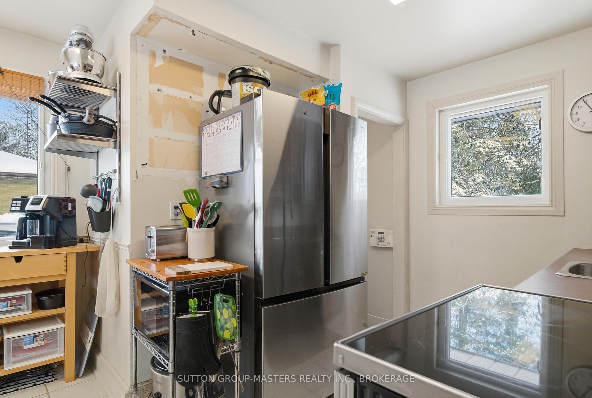 Photo 4 of 398 Mcewen Drive, Kingston, City Southwest — HOMEH