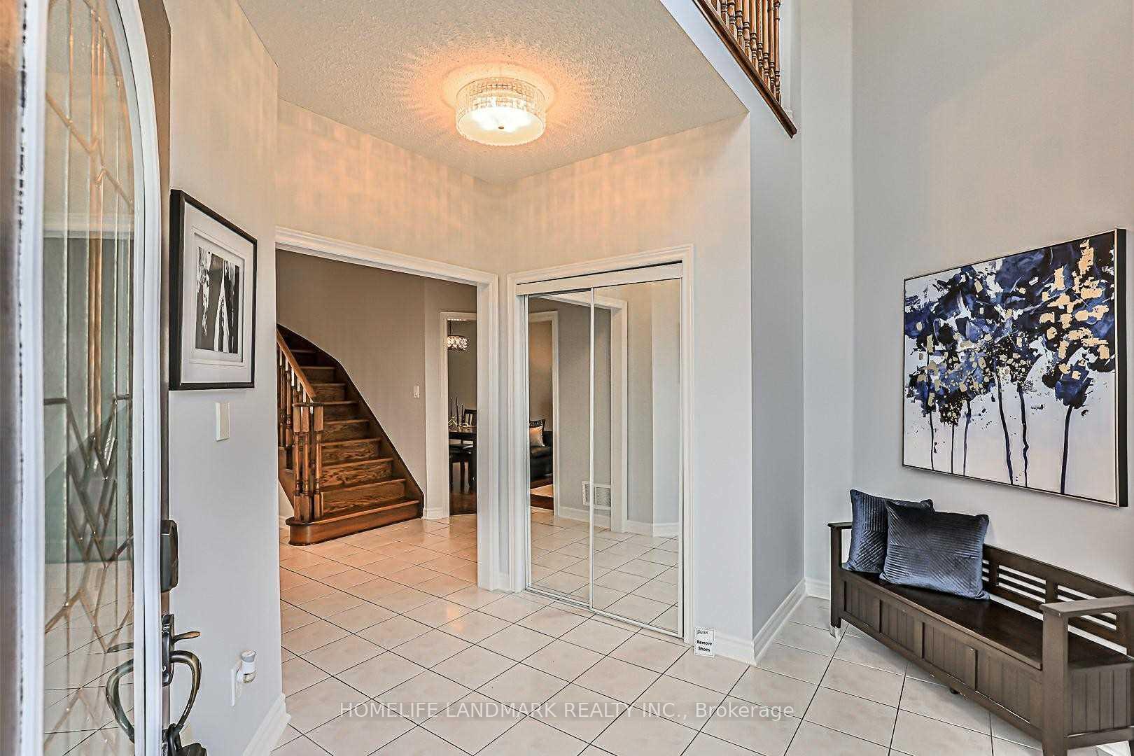 Photo 3 of 72 Avro Road, Vaughan, Maple — HOMEH