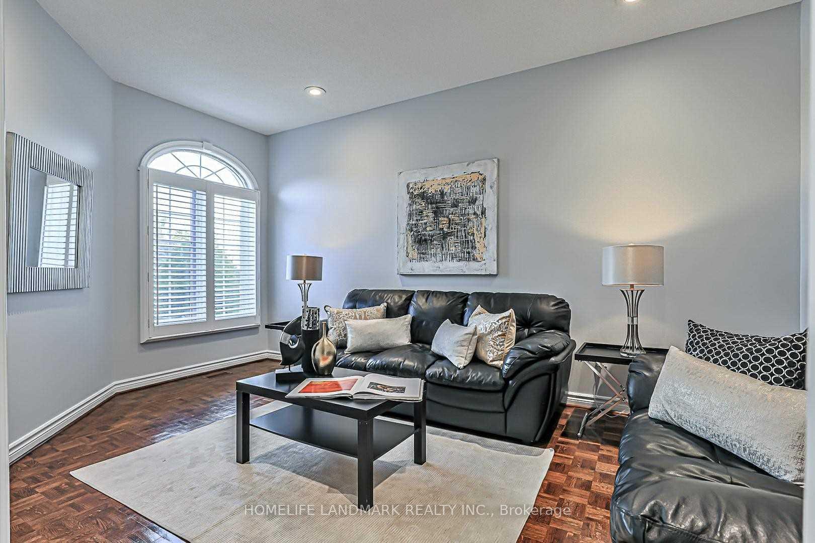 Photo 2 of 72 Avro Road, Vaughan, Maple — HOMEH