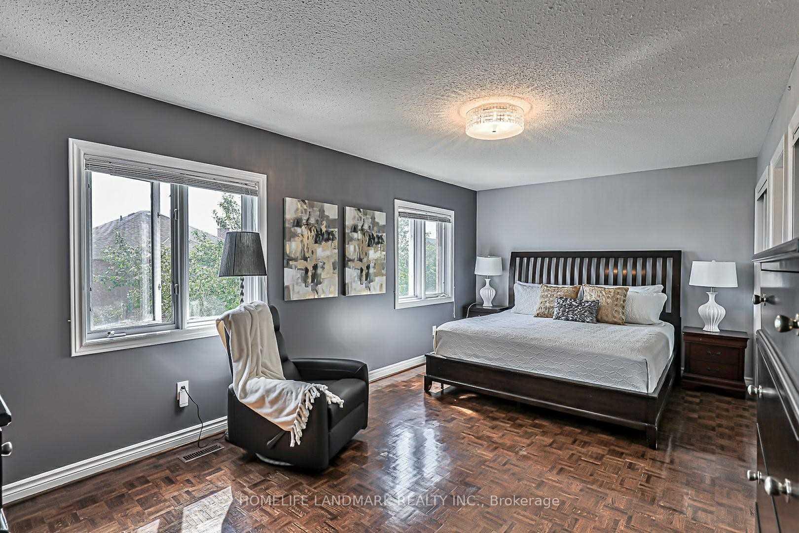 Photo 11 of 72 Avro Road, Vaughan, Maple — HOMEH