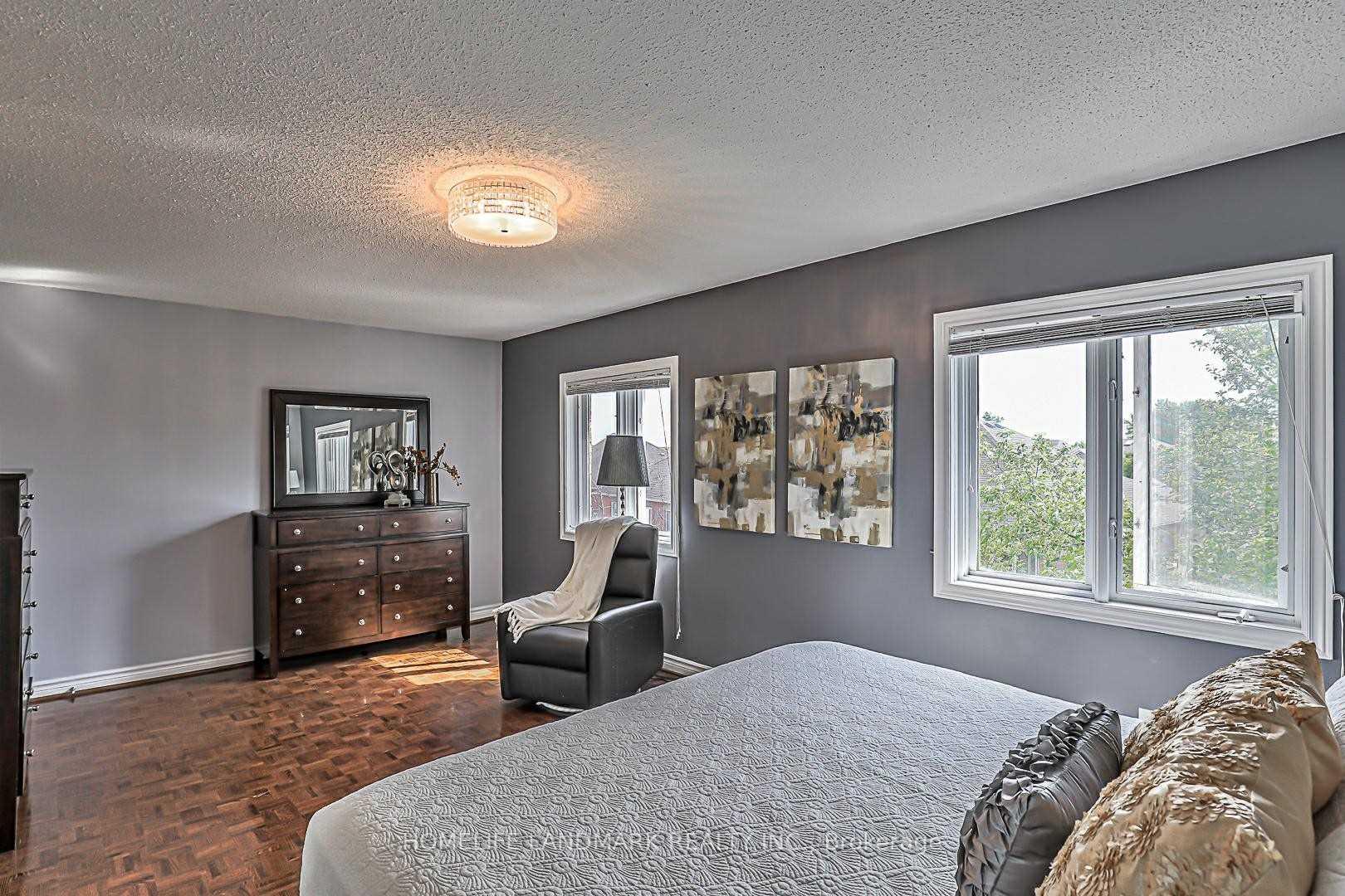 Photo 24 of 72 Avro Road, Vaughan, Maple — HOMEH