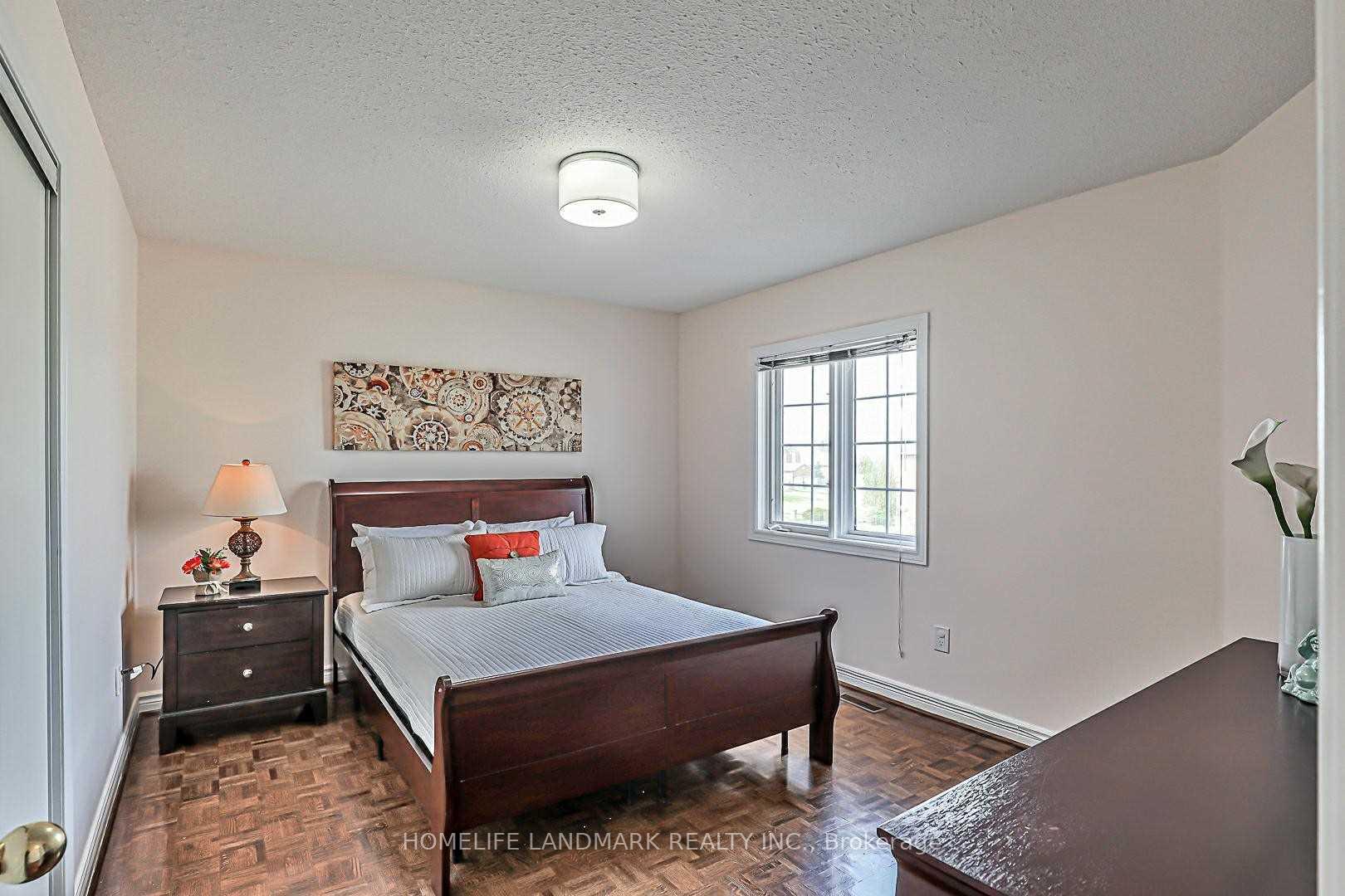 Photo 20 of 72 Avro Road, Vaughan, Maple — HOMEH