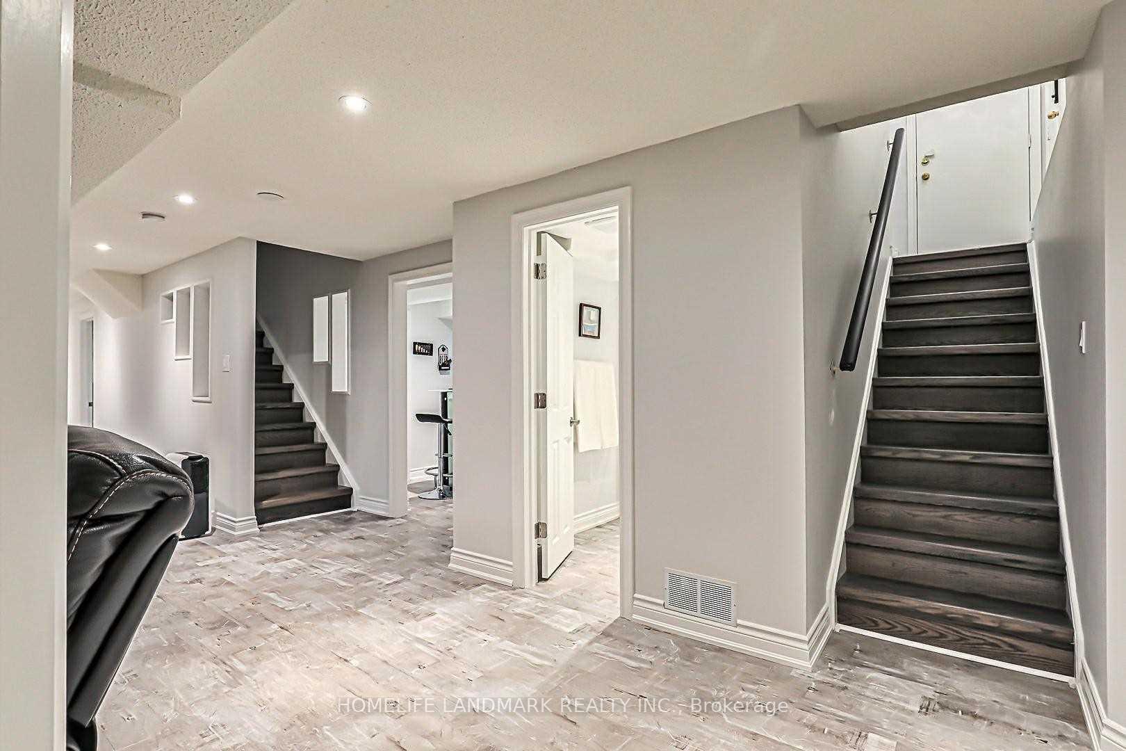 Photo 13 of 72 Avro Road, Vaughan, Maple — HOMEH