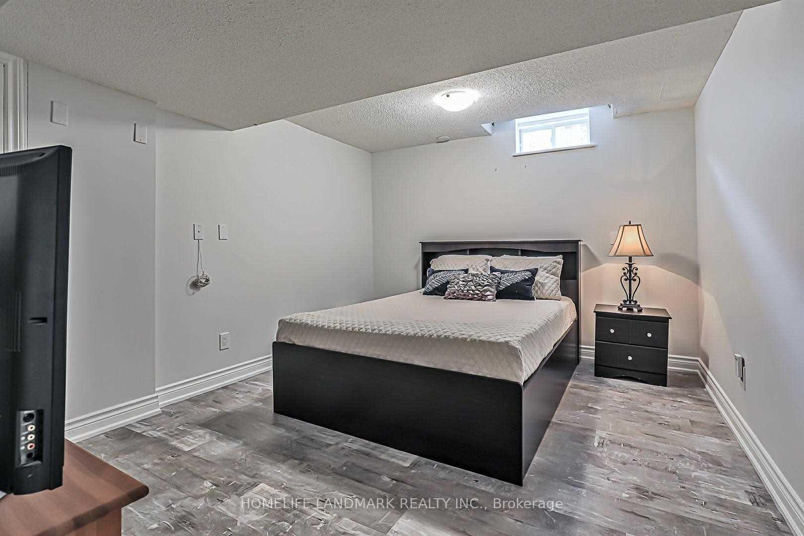 Photo 14 of 72 Avro Road, Vaughan, Maple — HOMEH