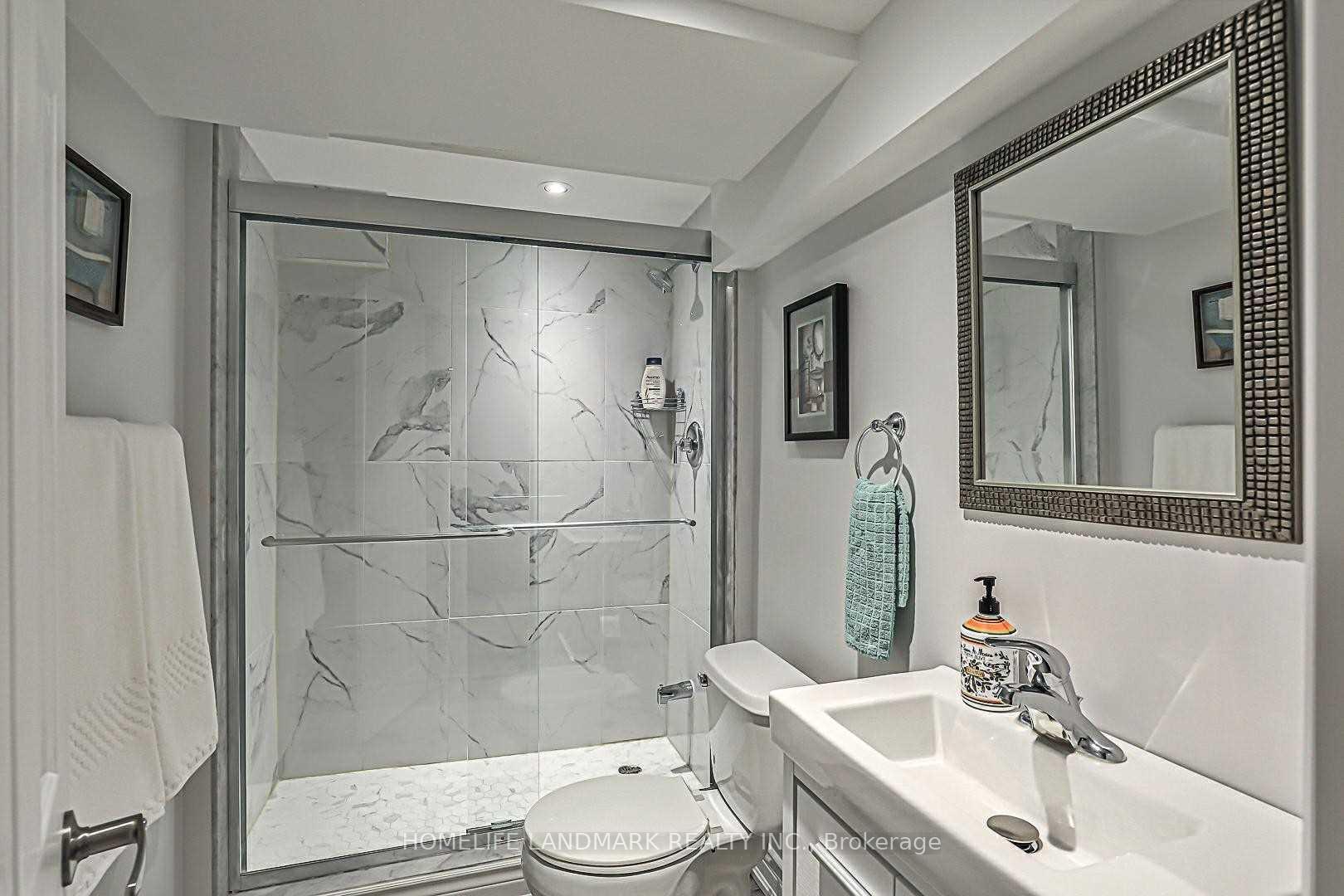 Photo 16 of 72 Avro Road, Vaughan, Maple — HOMEH