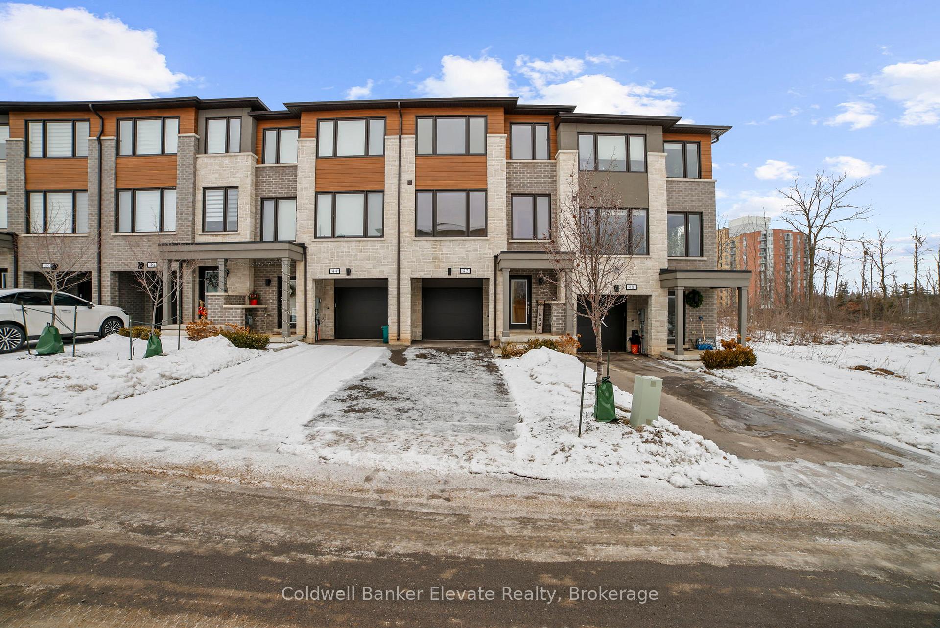 Photo 4 of 42 Windtree Way, Halton Hills, Georgetown — HOMEH