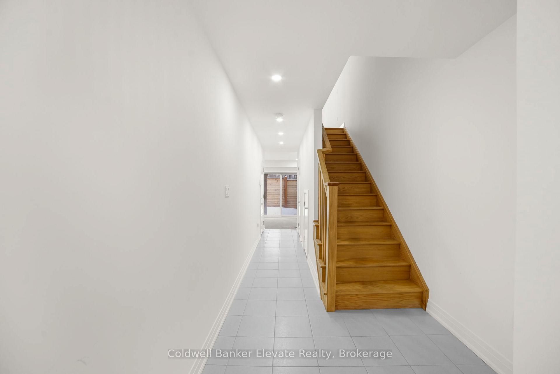 Photo 7 of 42 Windtree Way, Halton Hills, Georgetown — HOMEH