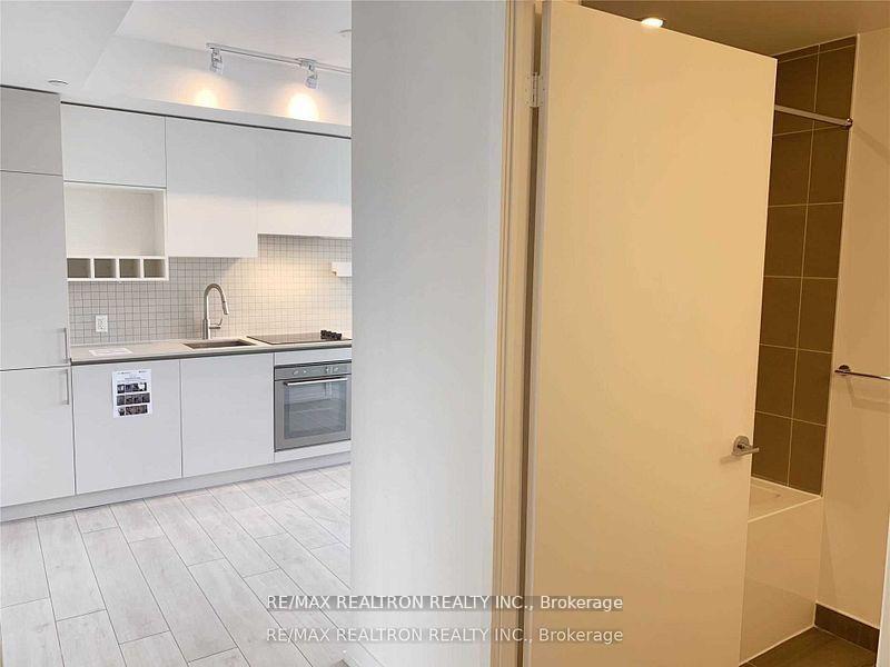 Photo 5 of Unit 706, 898 Portage Parkway, Vaughan, Vaughan Corporate Centre — HOMEH