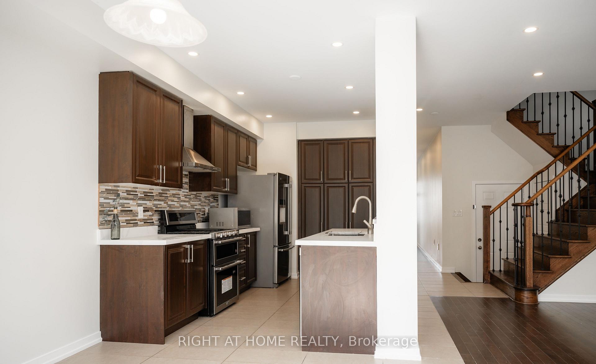 Photo 7 of 51 Bedrock Drive, Hamilton, Stoney Creek Mountain — HOMEH