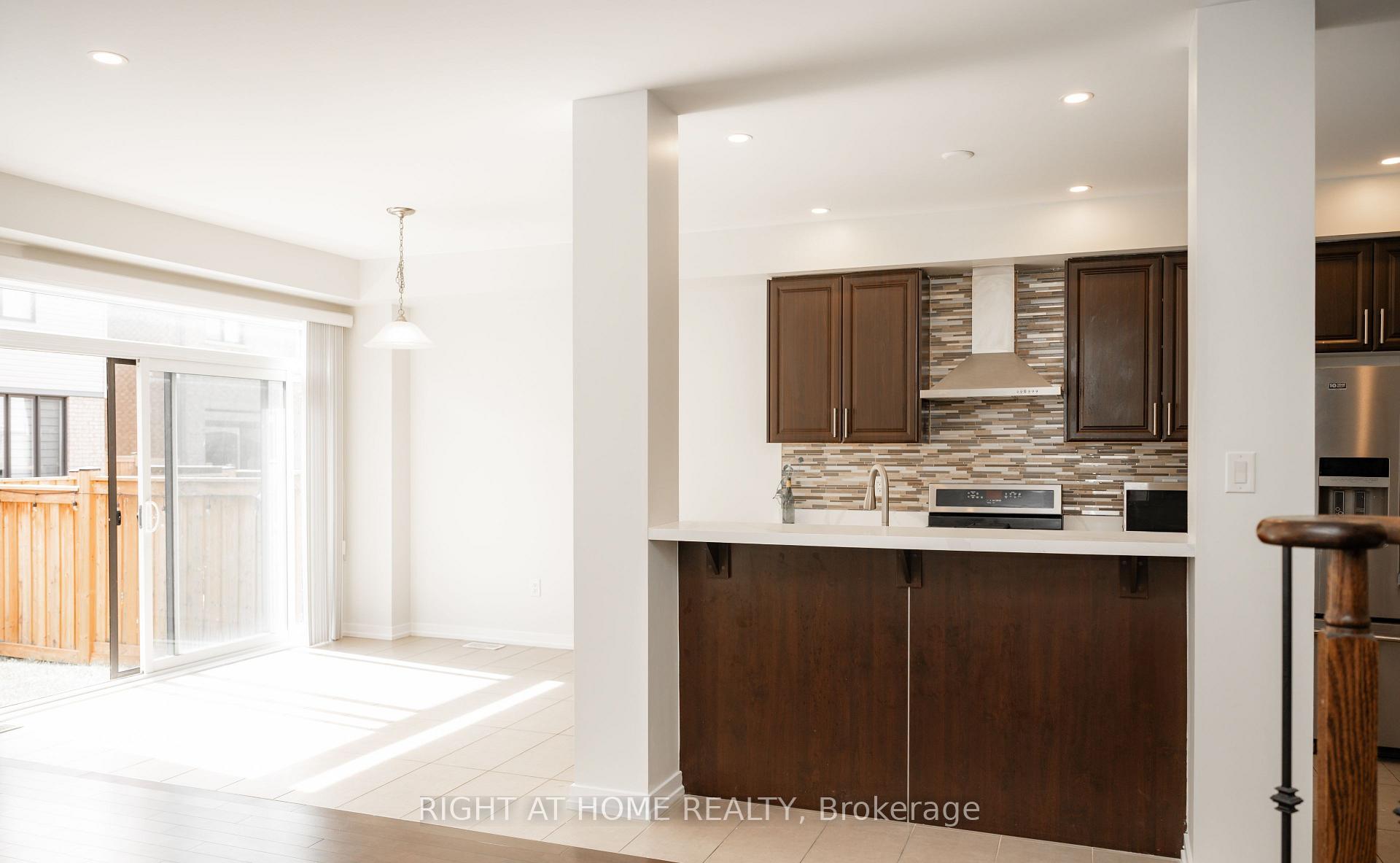 Photo 5 of 51 Bedrock Drive, Hamilton, Stoney Creek Mountain — HOMEH